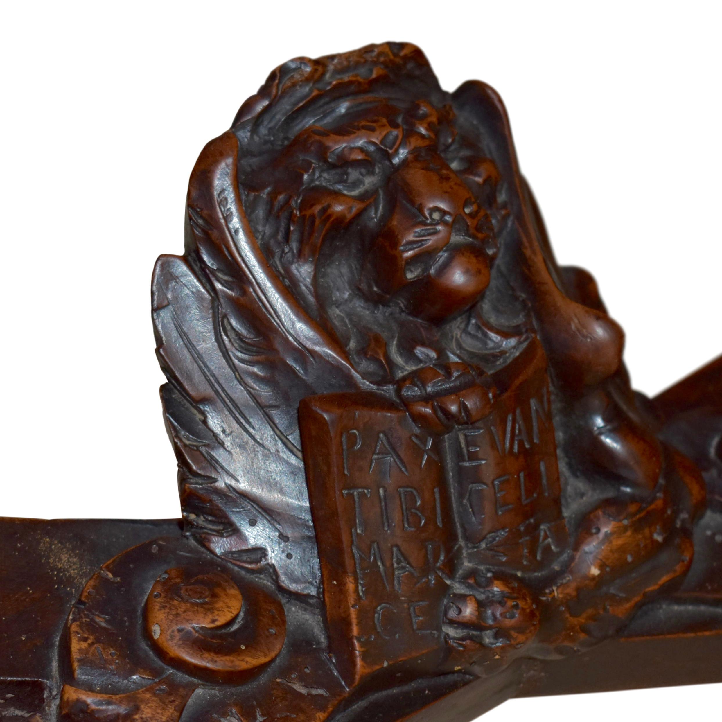 Geschnitzter Eichenholztisch mit Löwe des Heiligen Marks, um 1890 (Handgeschnitzt) im Angebot