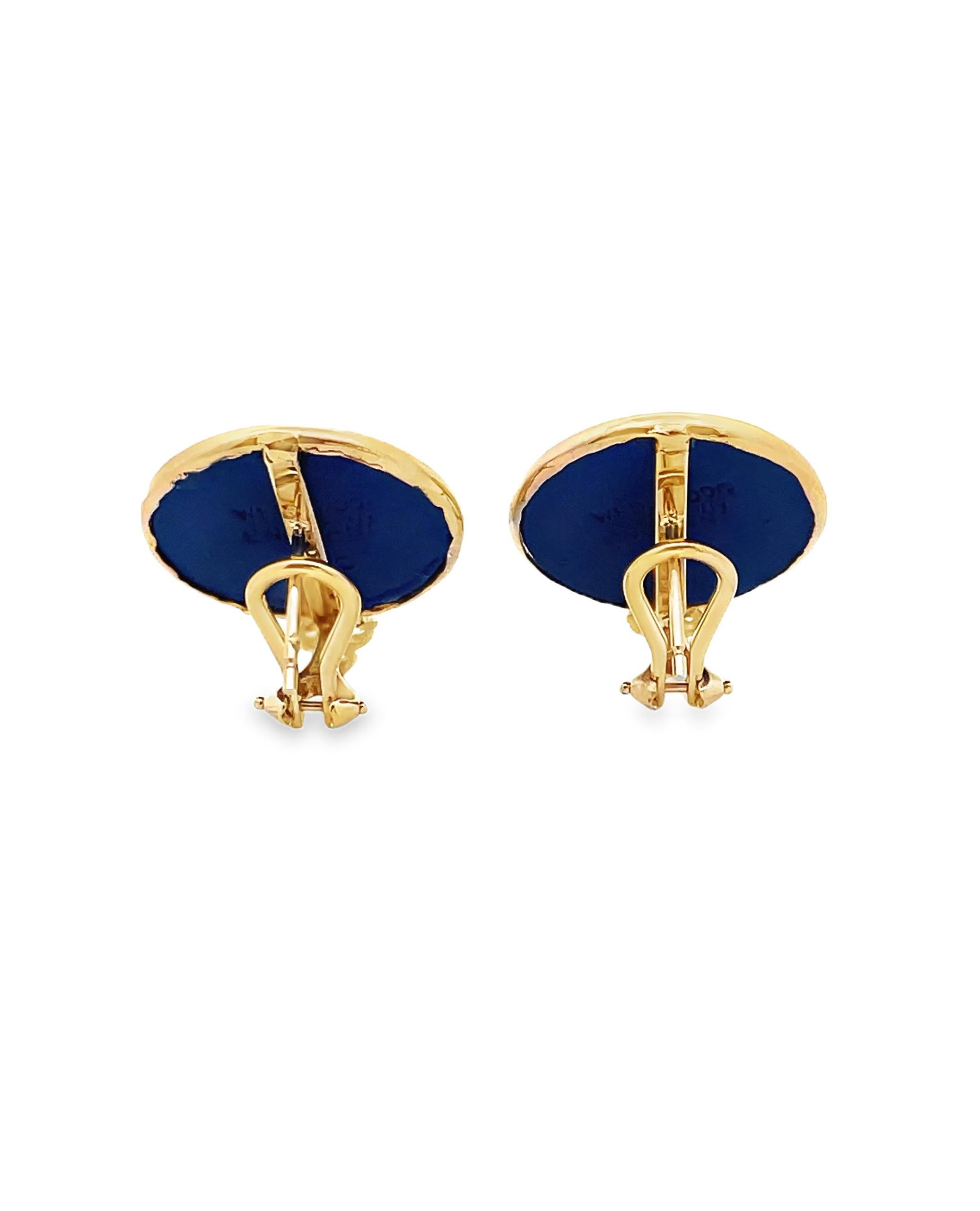 Round Cut Lion Passant 14K Yellow Gold Medallion Post Diamond Earrings with Blue Wedgwood For Sale