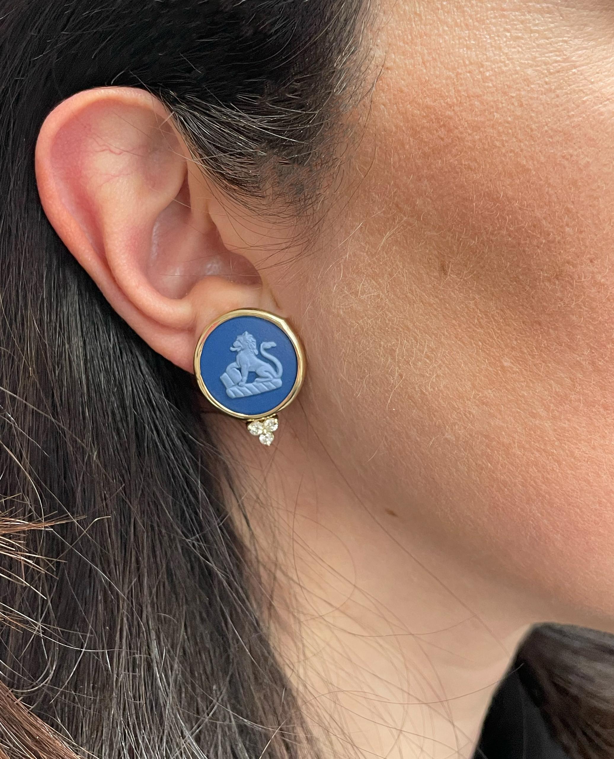Women's Lion Passant 14K Yellow Gold Medallion Post Diamond Earrings with Blue Wedgwood For Sale
