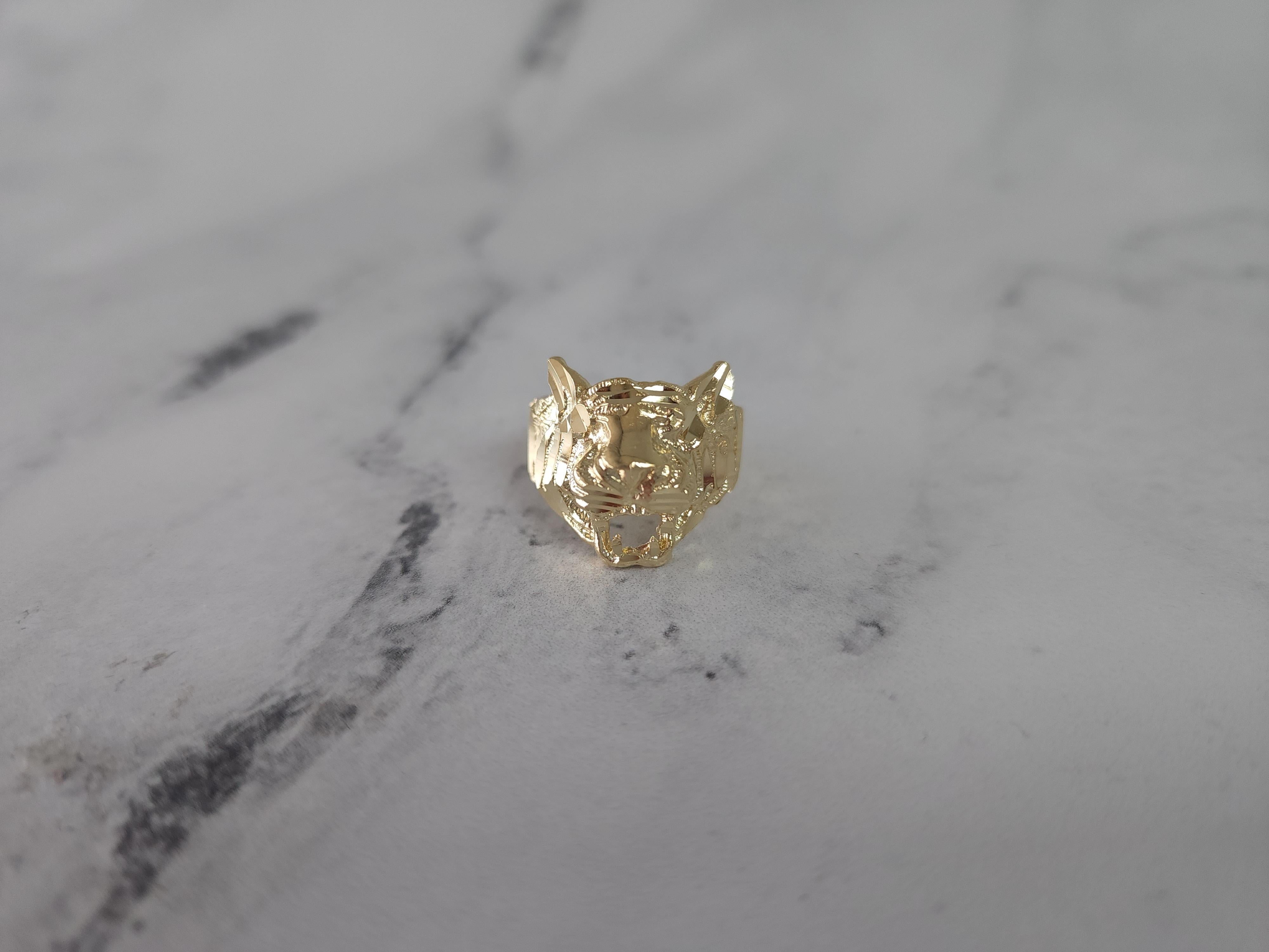 Anello Leone con tagli di diamanti in oro giallo 14k in vendita 1