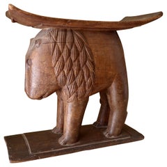 Tabouret à assise en forme de lion Akan Ghana Ashanti pour le roi royal ou le chef de l'art