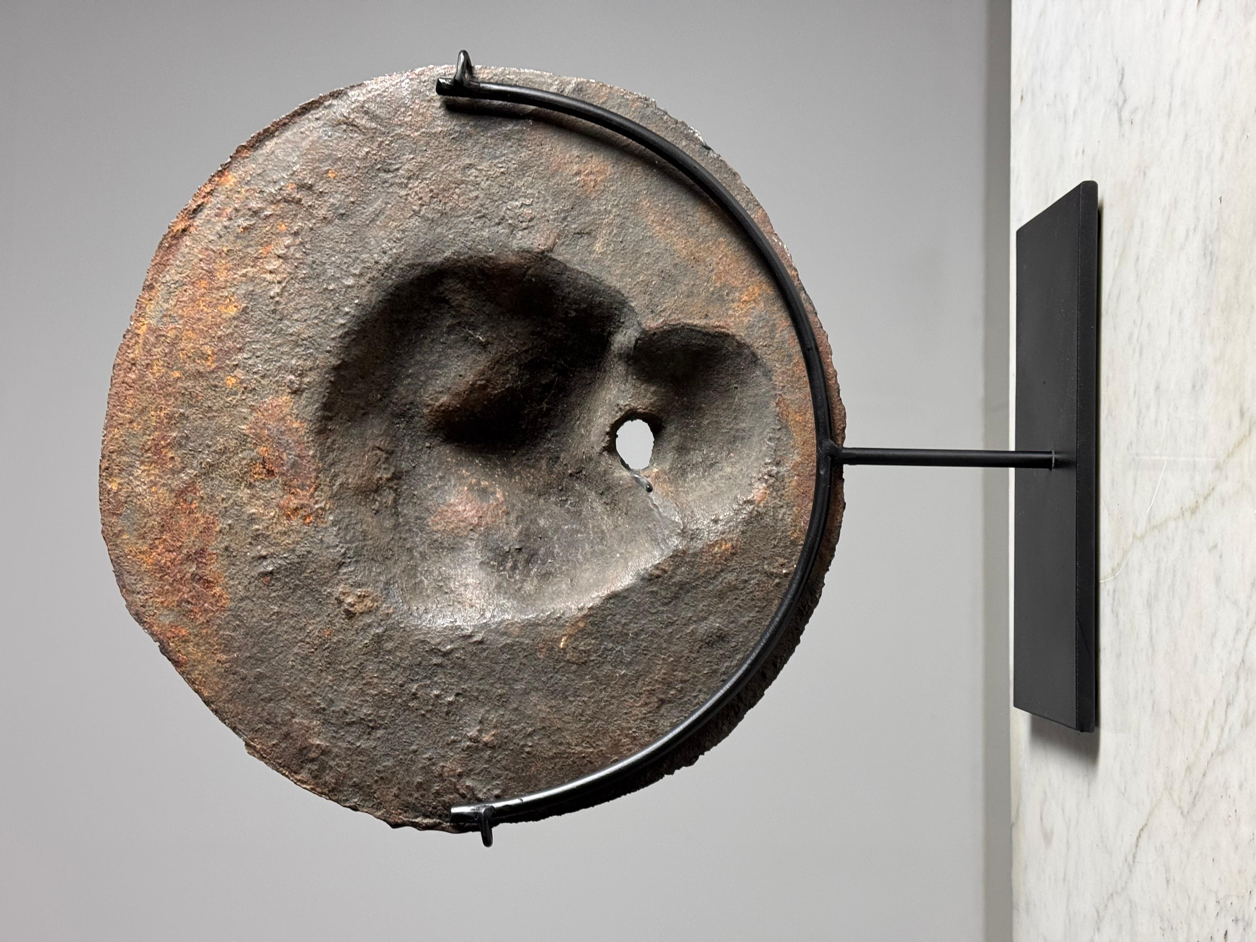 Maschera da fontana a testa di leone in ghisa del XVII secolo in vendita 10