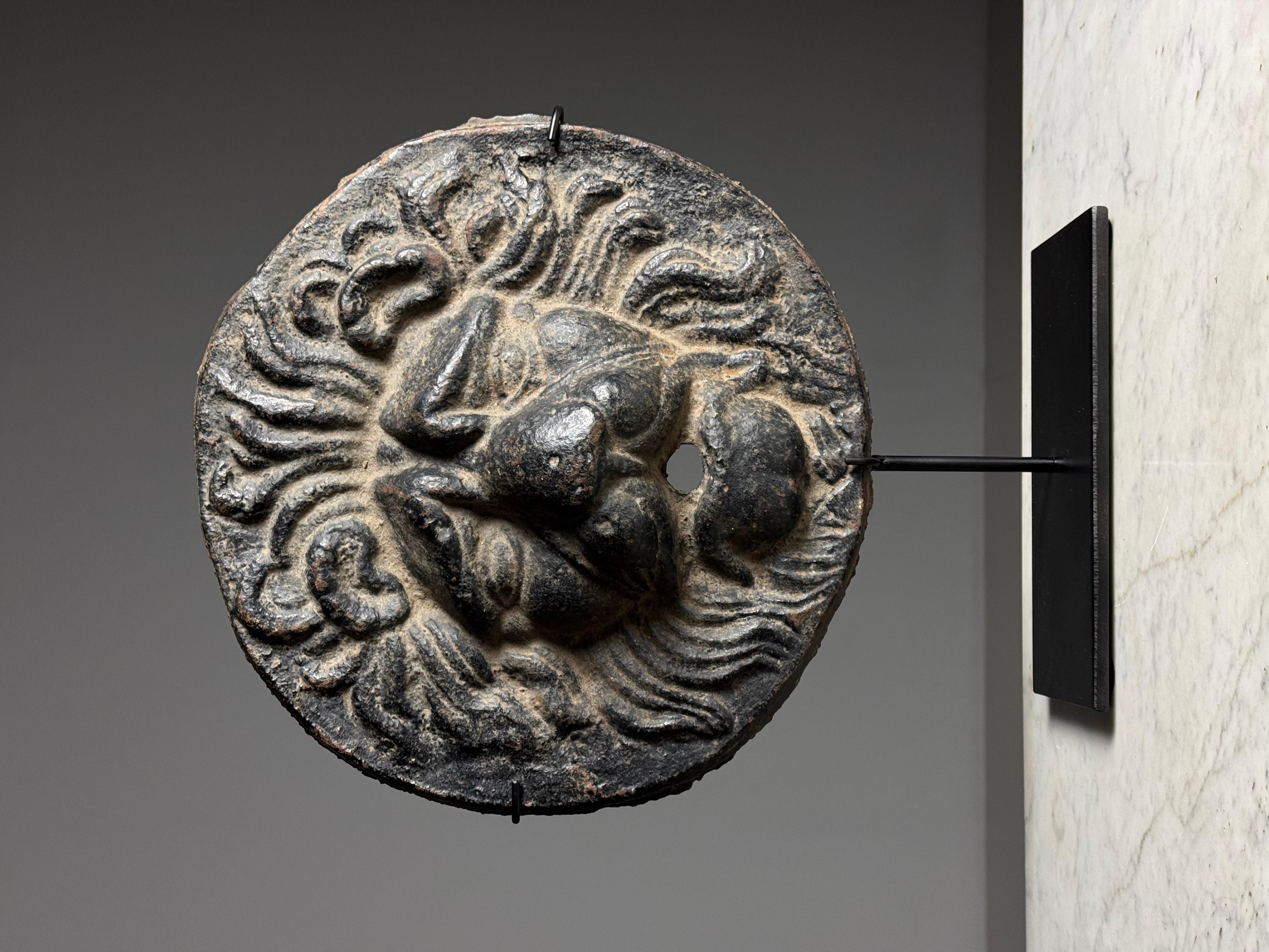 Francese Maschera da fontana a testa di leone in ghisa del XVII secolo in vendita