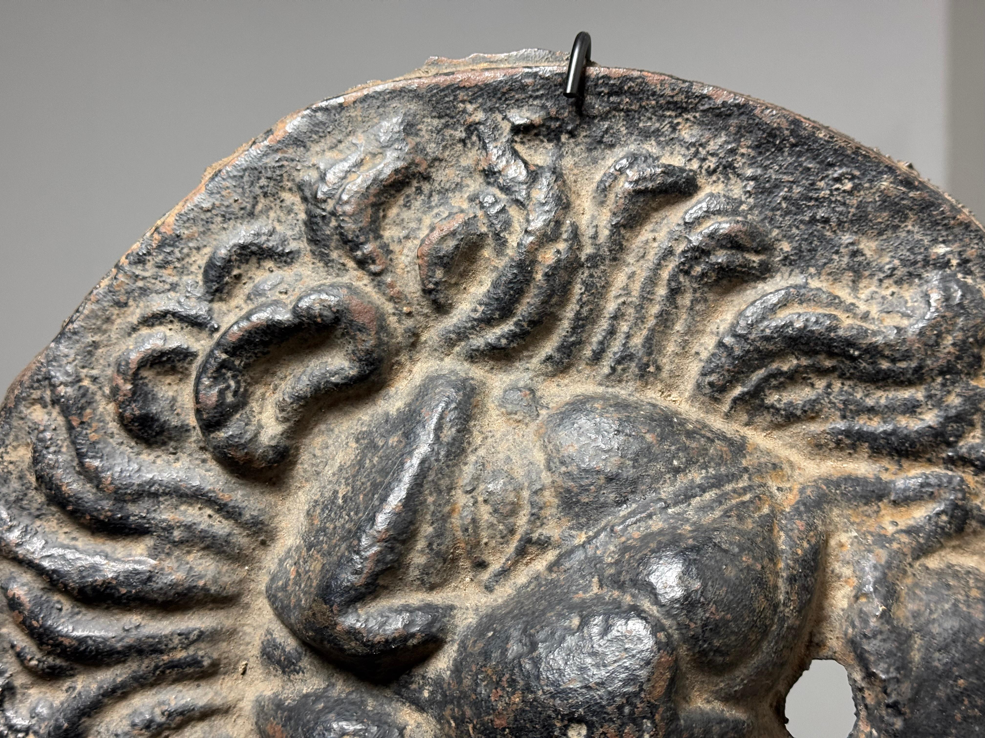 Maschera da fontana a testa di leone in ghisa del XVII secolo In condizioni buone in vendita a MILL, NL