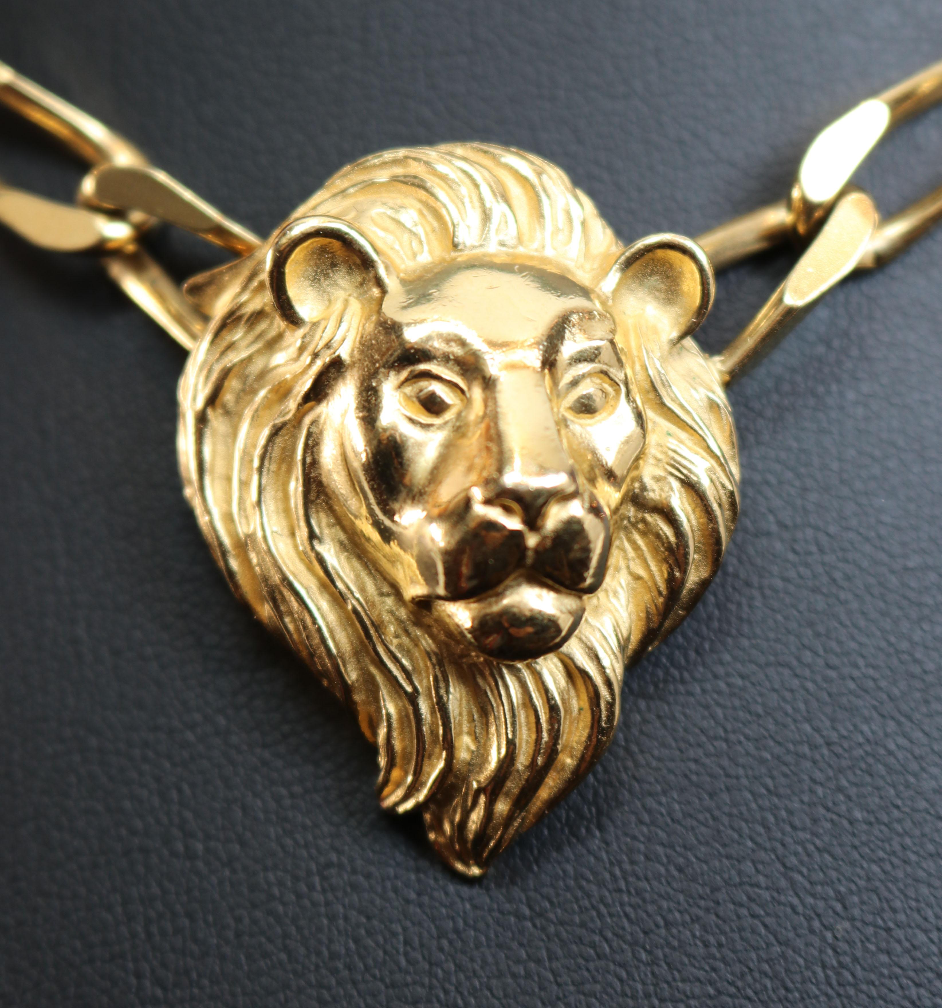 Lions Head Necklace In Good Condition For Sale In Mastic Beach, NY