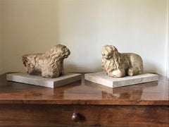 Paire de sculptures de lions en marbre italienne romaine du 13ème siècle