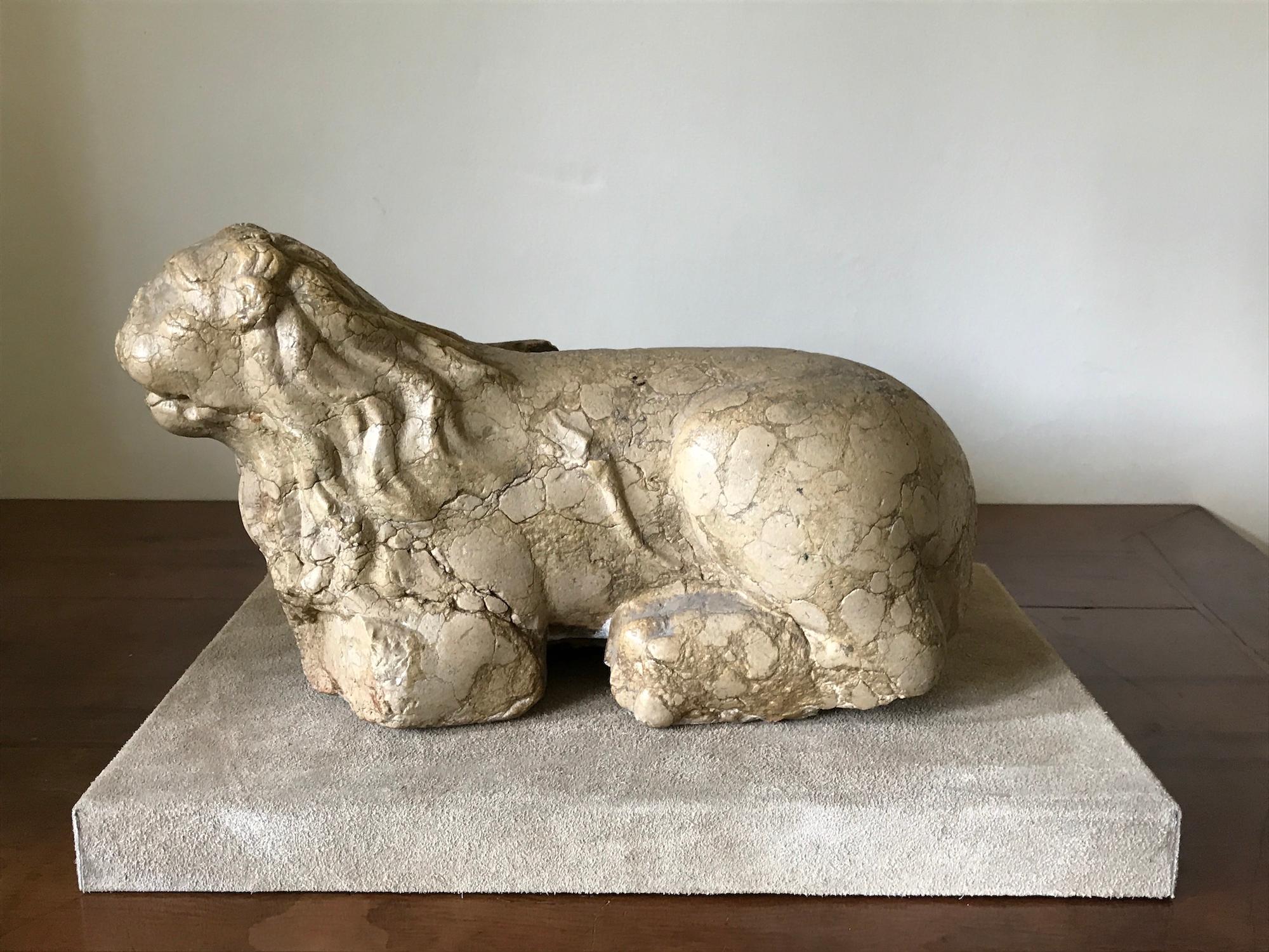 Classical Roman Lions Pair of Sculpture Marble Italian 13th Century Romanesque For Sale