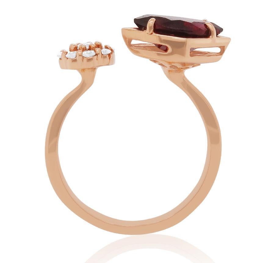 Contemporary Lip Shaped Garnet Toi et Moi 14 Karat Rose Gold Fashion Band Ring Diamond Flower