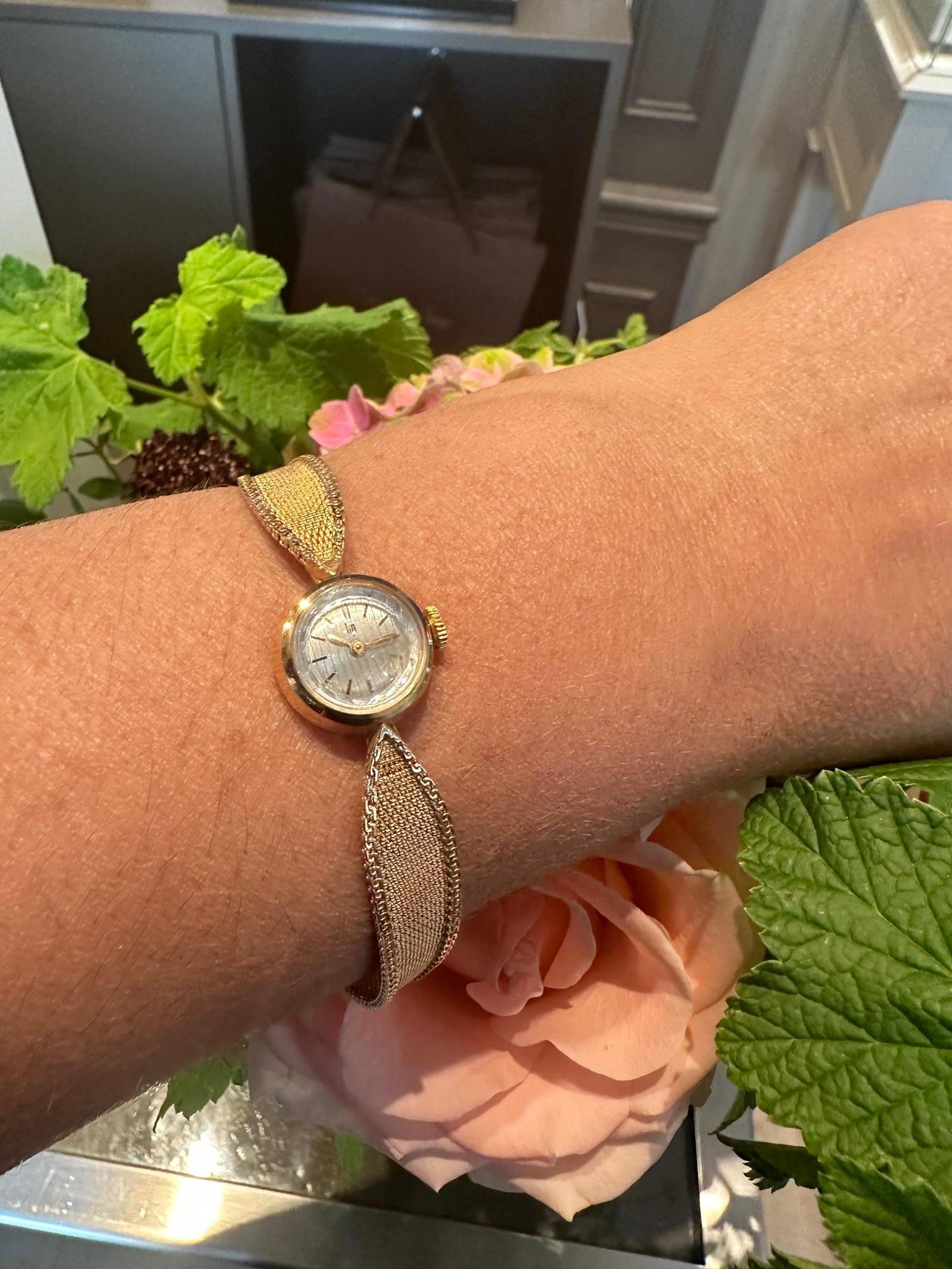 LIP Montre femme vintage N.O.S cadran blanc or jaune 18 carats 2