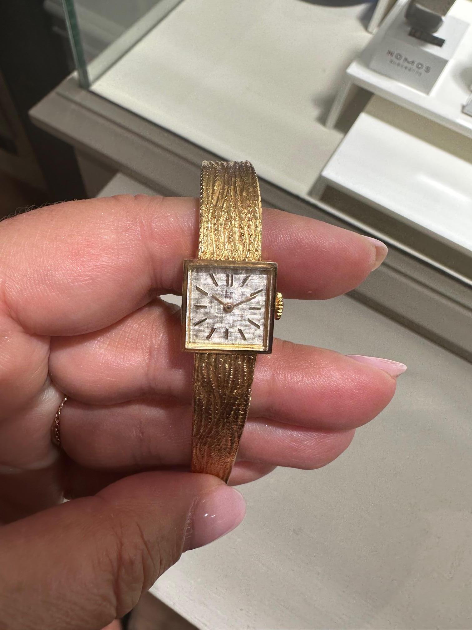 LIP Vintage Women Watch N.O.S off White Dial Yellow Gold 18 Karat For Sale 5
