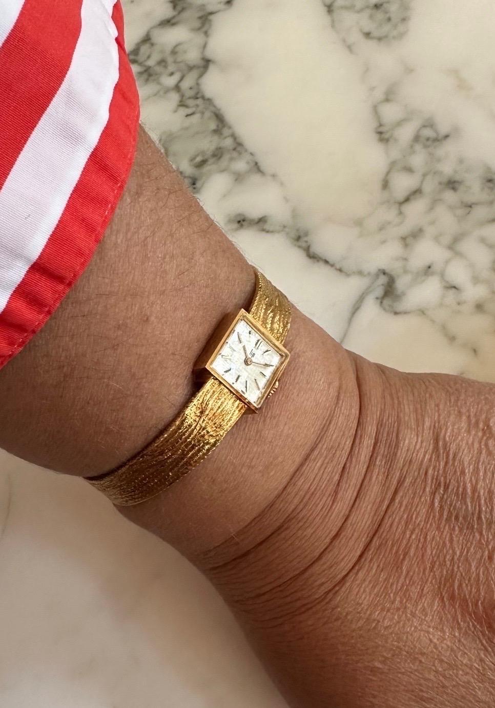 LIP Vintage Women Watch N.O.S off White Dial Yellow Gold 18 Karat In Good Condition For Sale In Vannes, FR