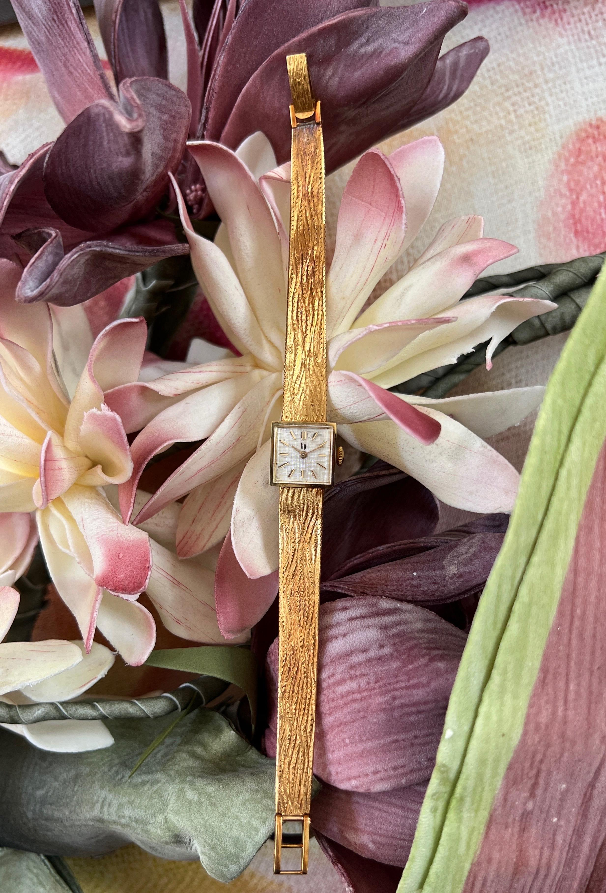 Women's LIP Vintage Women Watch N.O.S off White Dial Yellow Gold 18 Karat For Sale
