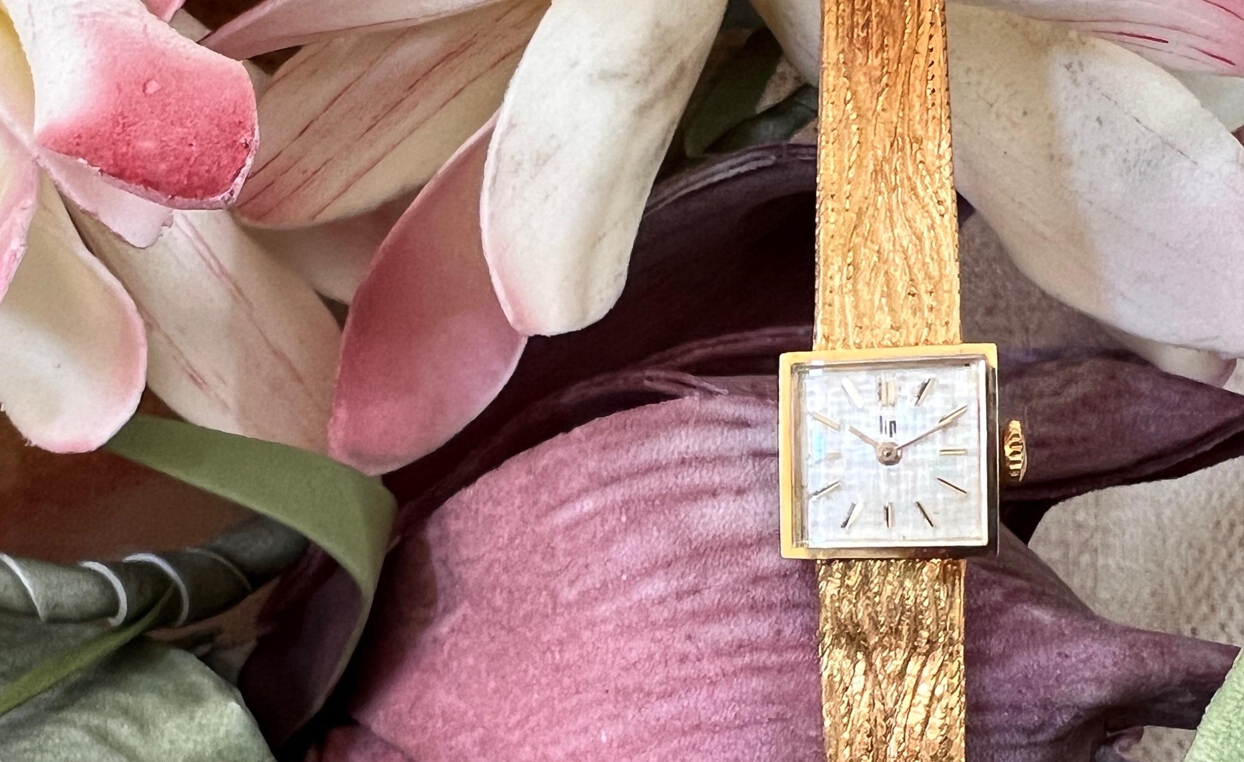 LIP Vintage Women Watch N.O.S off White Dial Yellow Gold 18 Karat For Sale 1