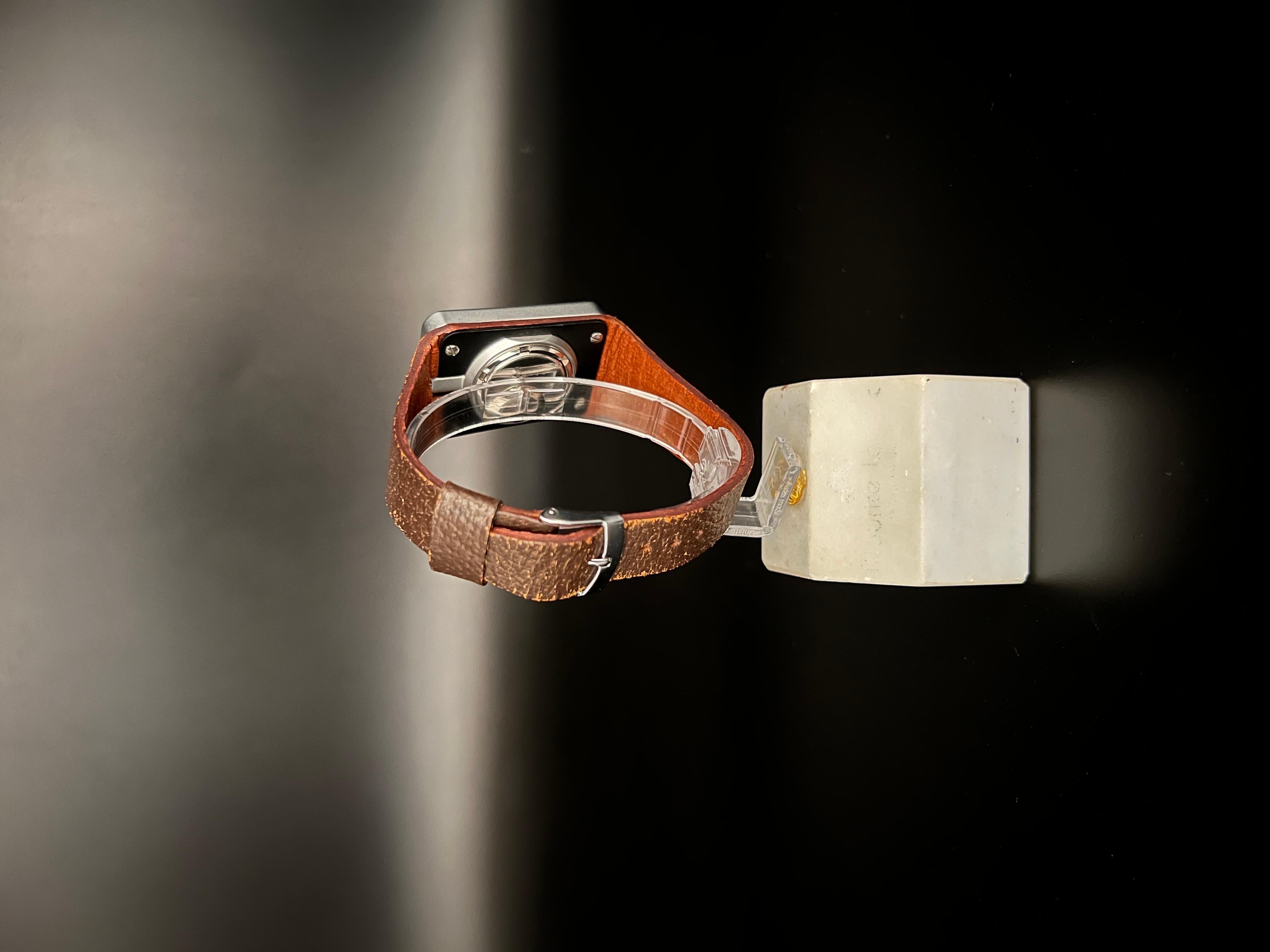 LIP Montre Femme Bracelet Marron Cadran Blanc Unisexe en vente