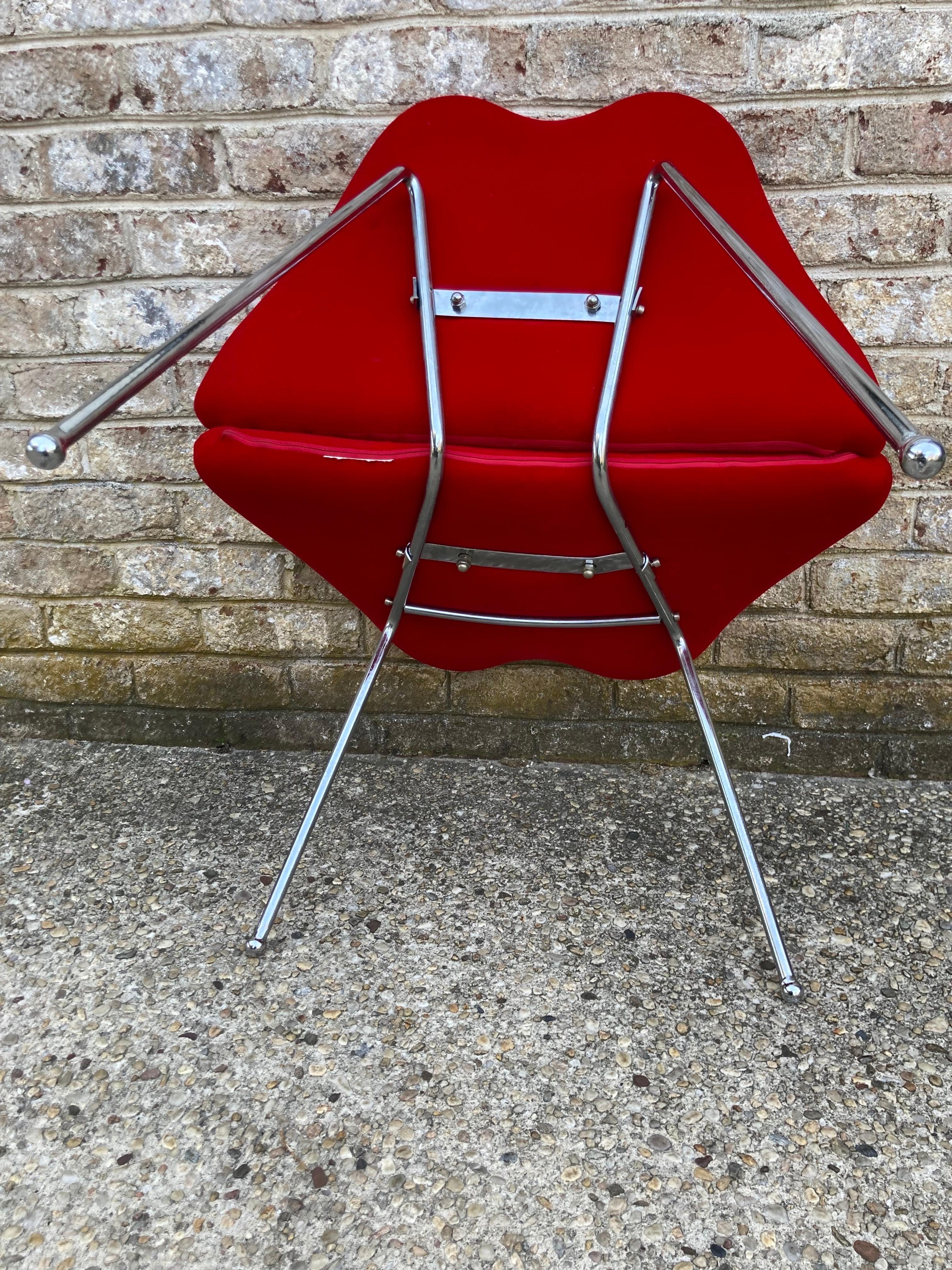 red lip chair