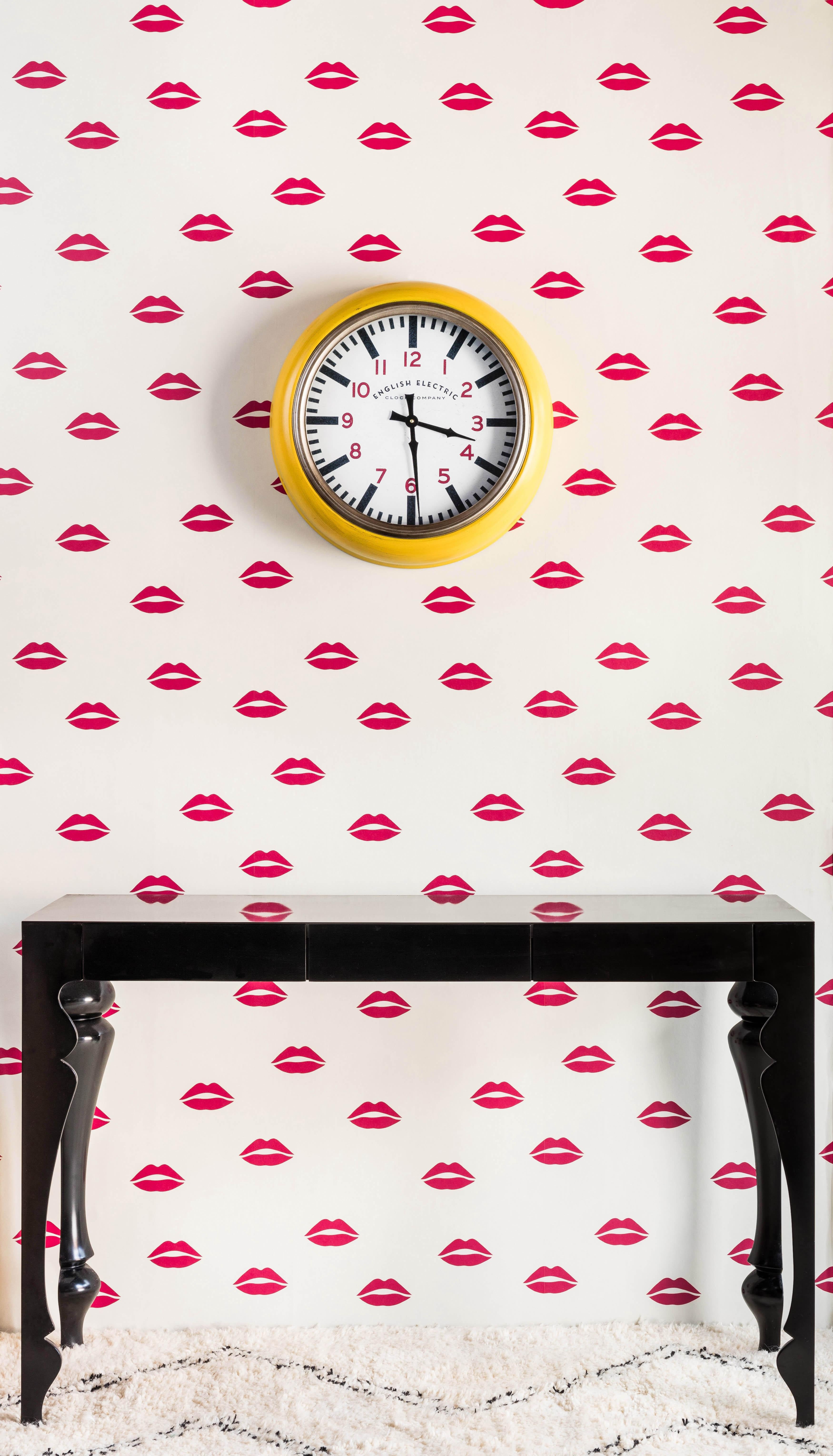 British 'Lips' Contemporary, Traditional Wallpaper in Red on Cream For Sale