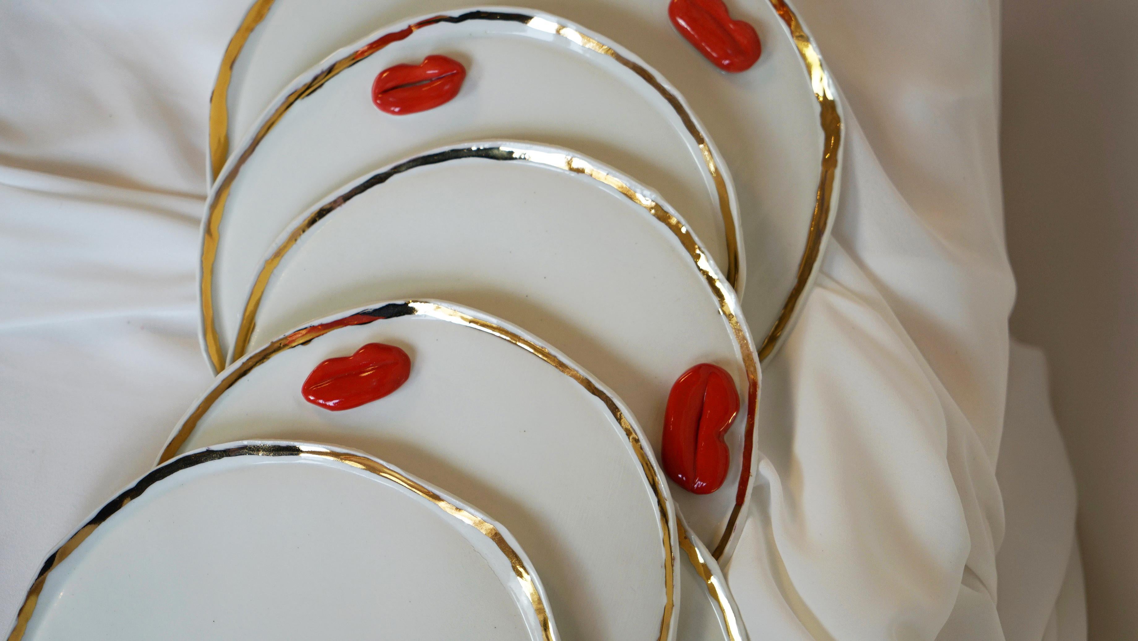 Piatti per la cena Lips in porcellana bianca dell'artista e designer Hania Jneid in vendita 2
