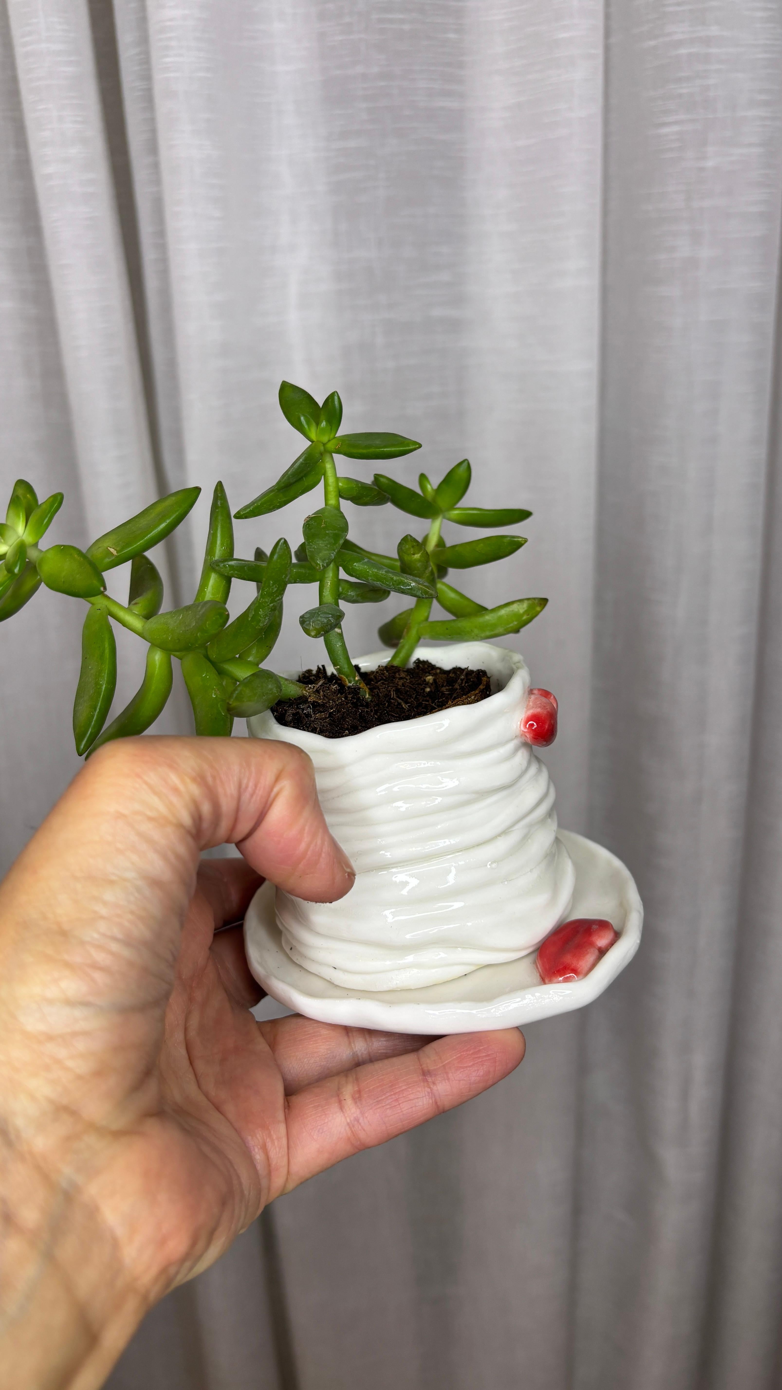 Jardinière Lips en porcelaine blanche de l'artiste-designeuse Hania Jneid en vente 4