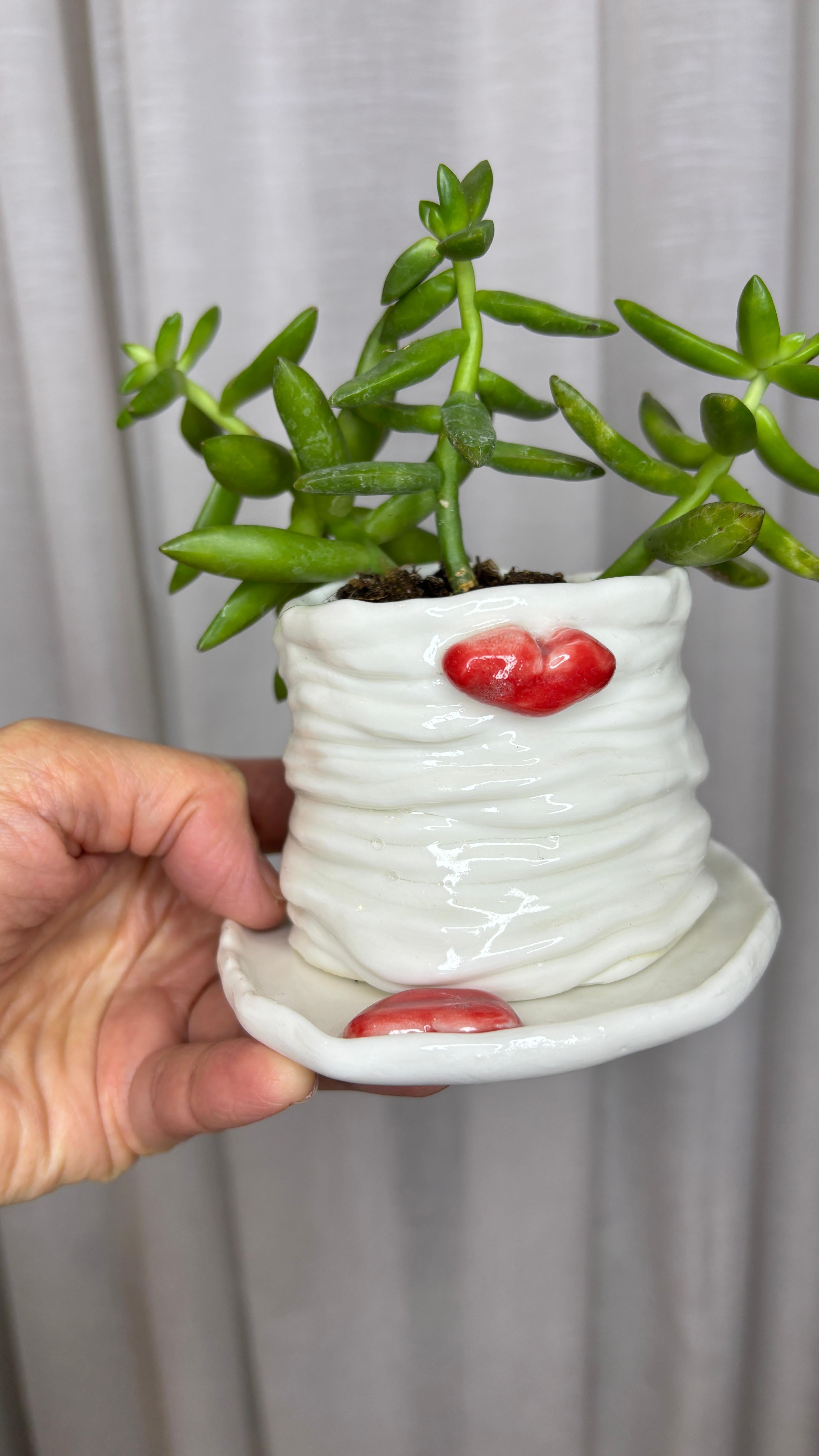 Jardinière Lips en porcelaine blanche de l'artiste-designeuse Hania Jneid en vente 7