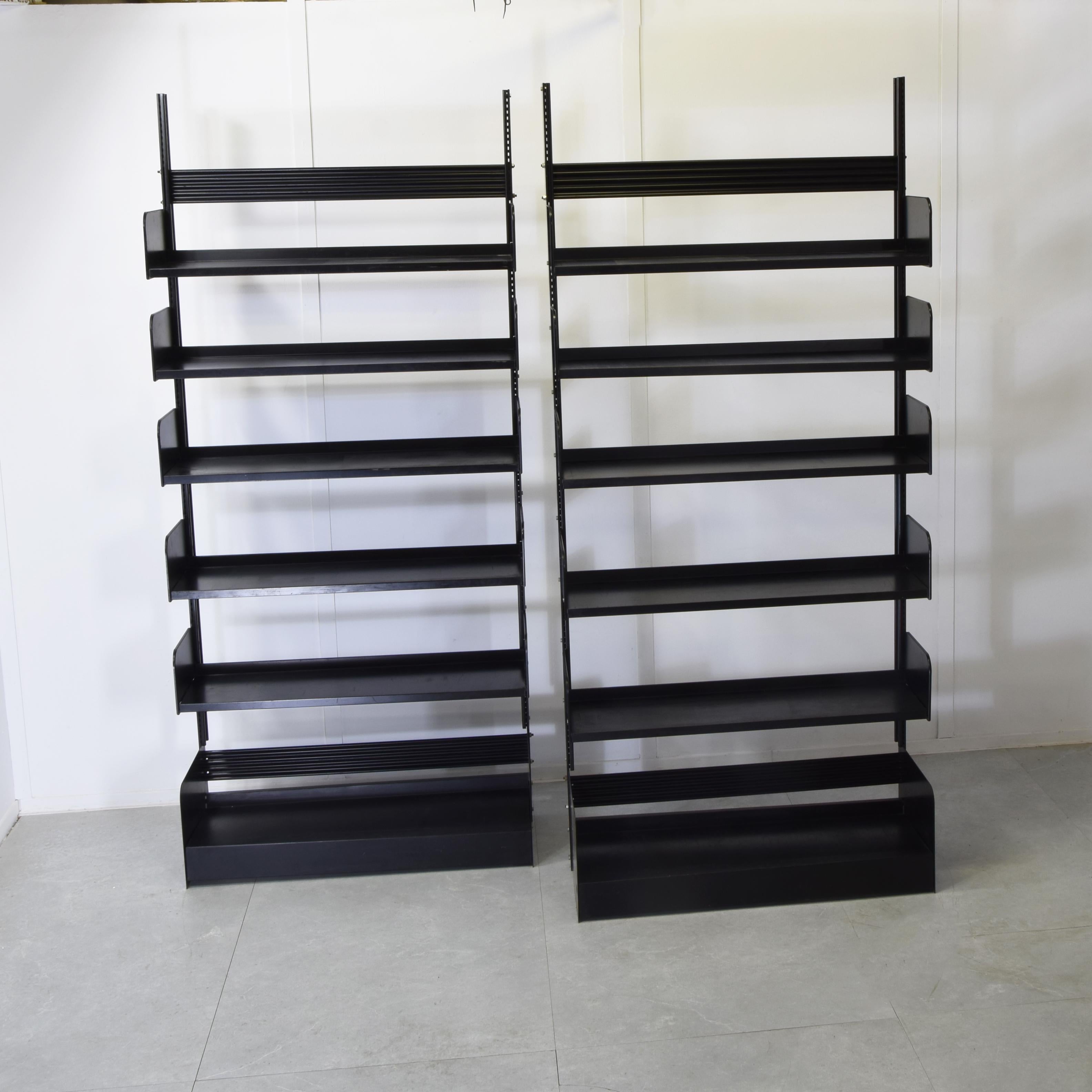 Lips Vago Conjunto de dos estanterías industriales Congresso Años 70 Italiano en venta