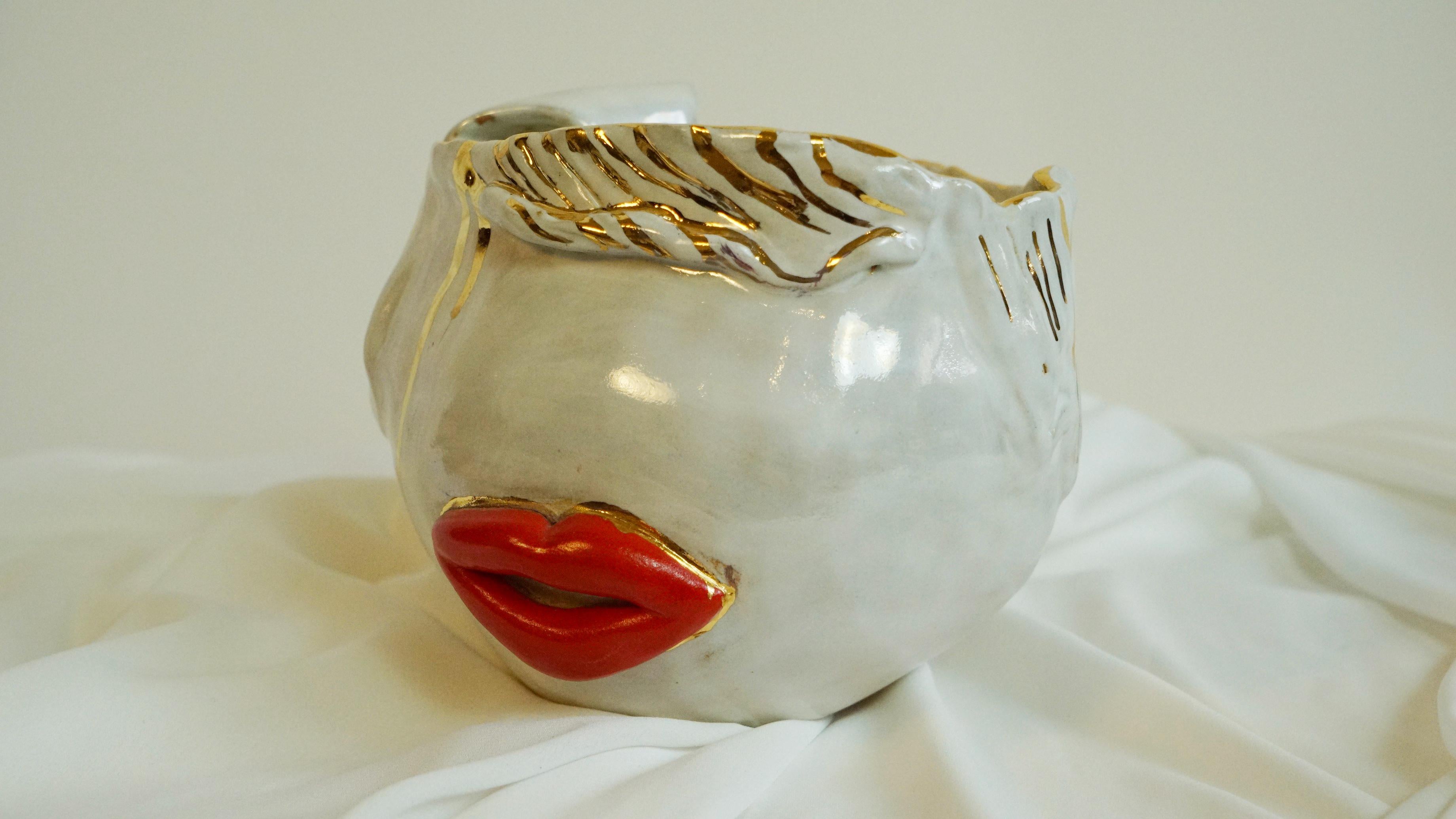 Lips Vase No 1 By artist - designer Hania Jneid For Sale 7