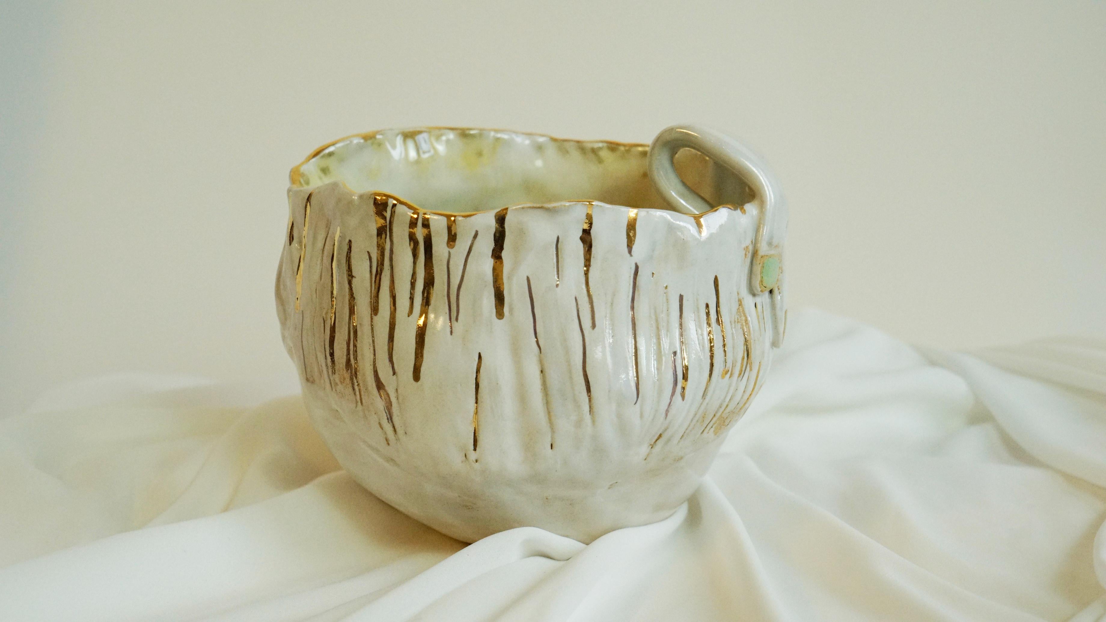 Lips Vase No 1 By artist - designer Hania Jneid For Sale 9