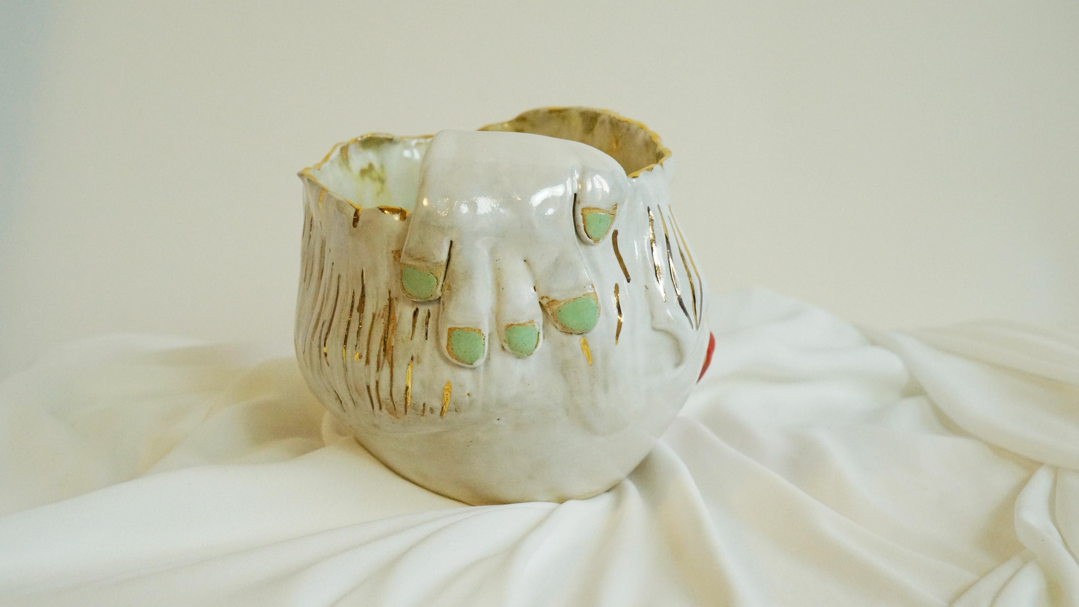 Lips Vase No 1 By artist - designer Hania Jneid For Sale 10