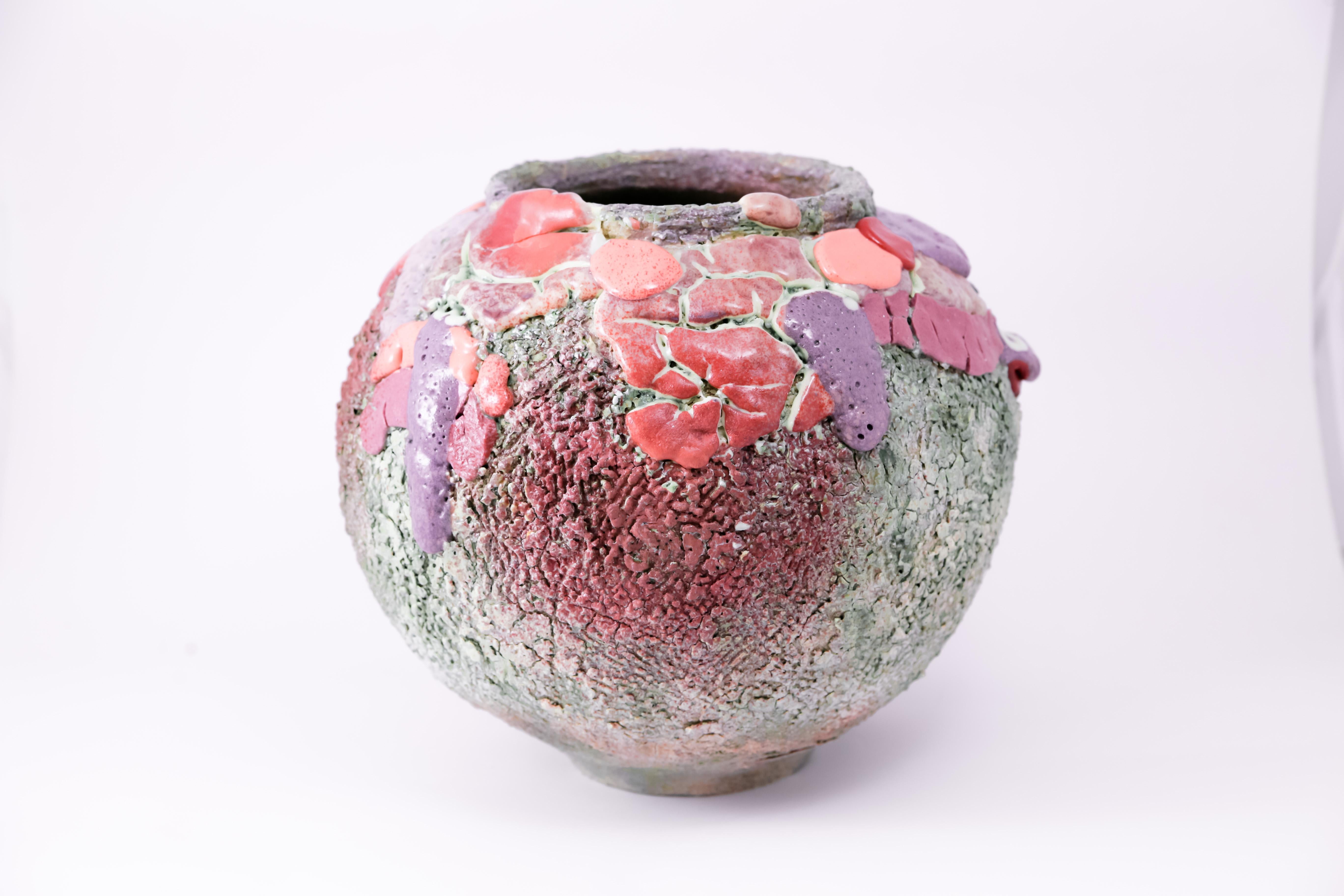 Lipstick moon vase by Arina Antonova
Dimensions: H 27 x D 30 cm
Materials: Stoneware, porcelain, glaze

Born in Sewastopol (Crimea), I was surrounded by the natural variety of the coastal Black Sea views with rocky beaches and picturesque