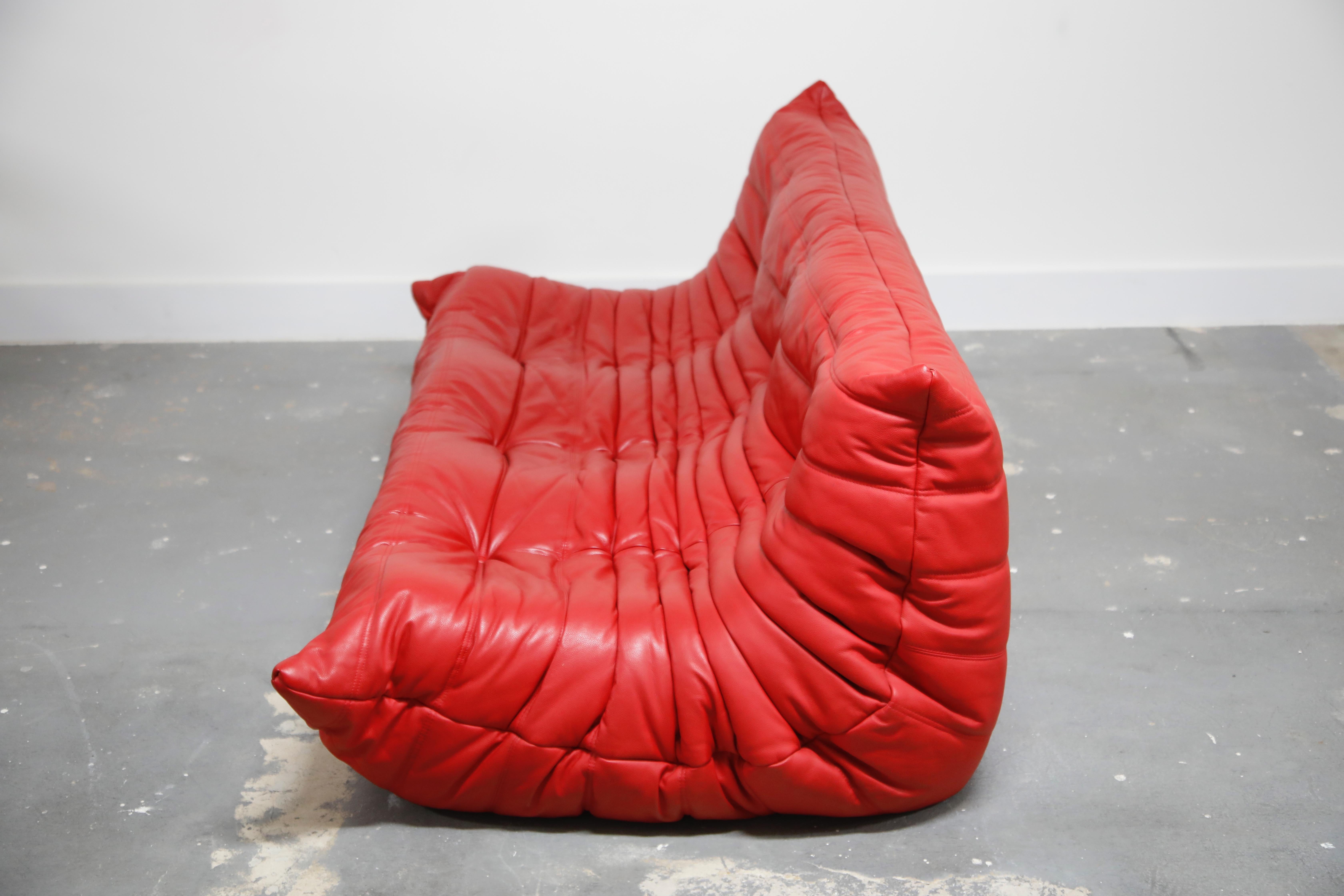 Mid-Century Modern Lipstick Red Leather Togo Sofa by Michel Ducaroy for Ligne Roset, Signed, 1980s