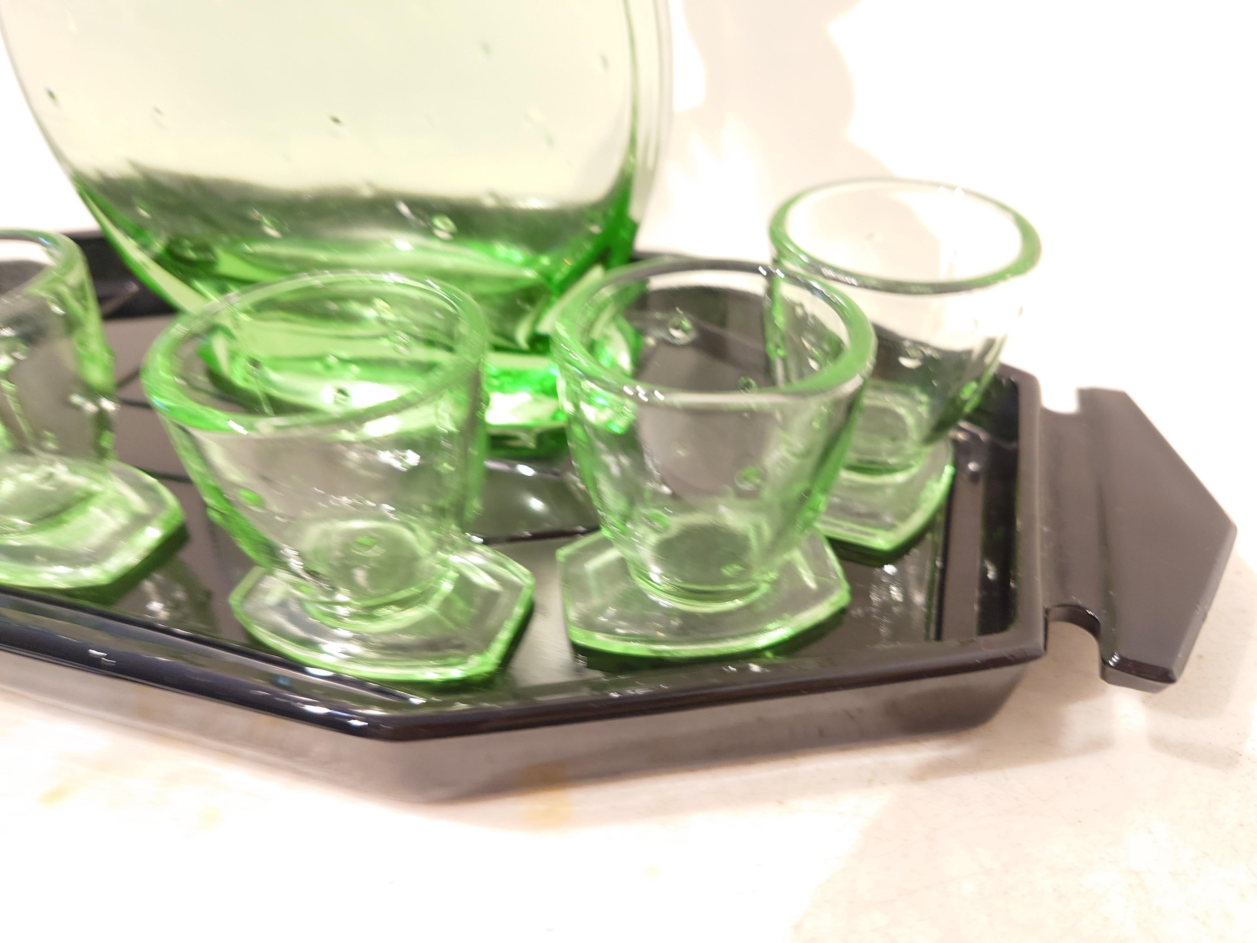 Likör-Set, Art Deco  Kanter mit 6 Gläsern Uraniusglas, 1930er Jahre (Schwedisch) im Angebot