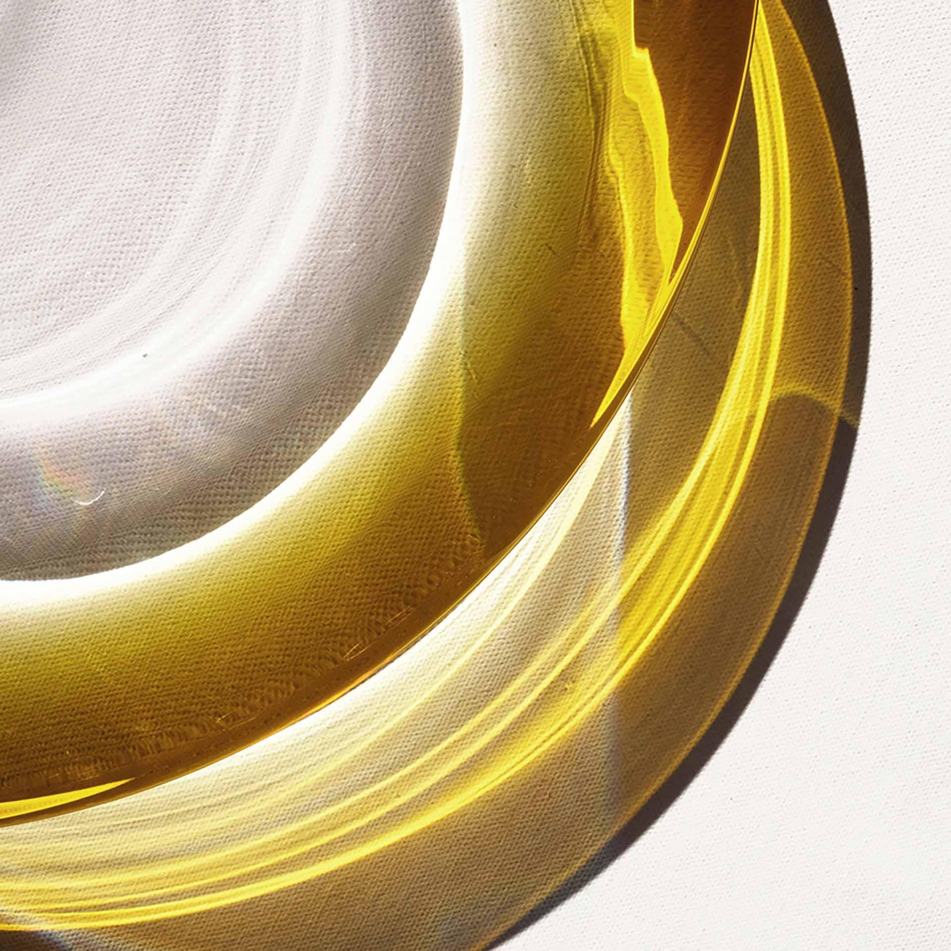Plafonnier à suspension liquide en verre jaune ambré dégradé et laiton satiné Neuf - En vente à London, GB