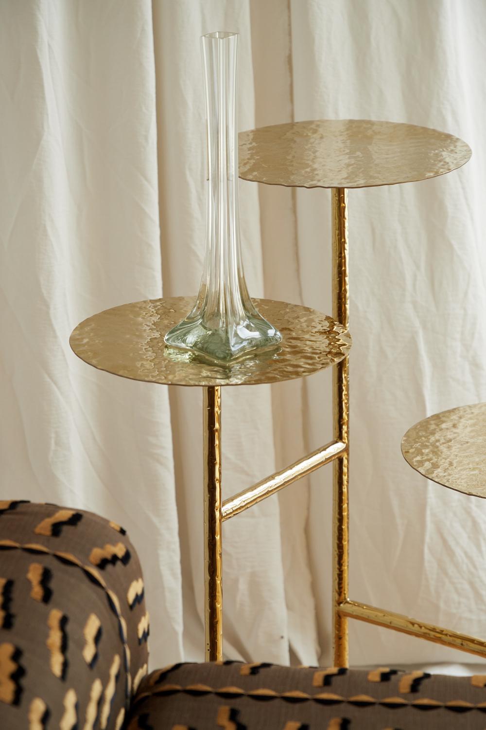 Ukrainien Table liquide or en vente