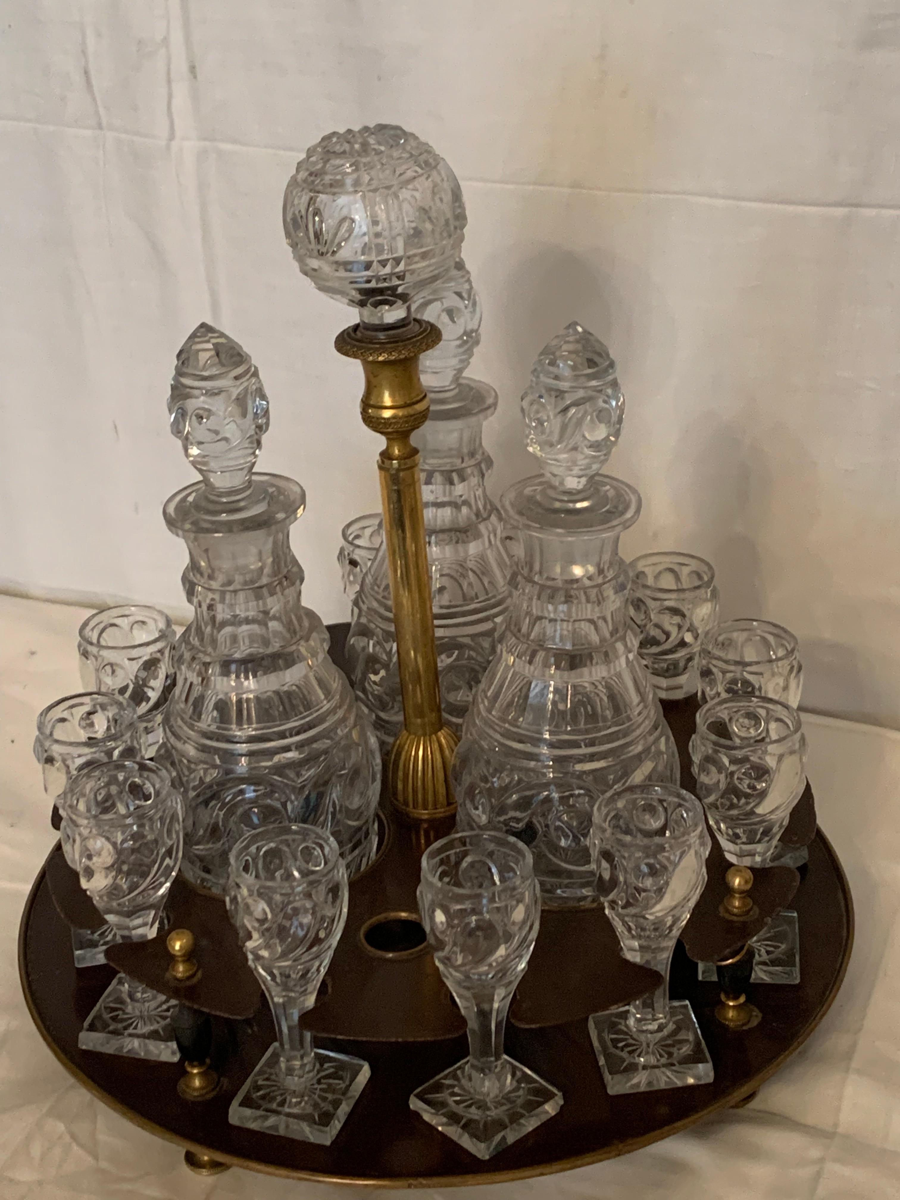 Türkis-Schrank, Baccarat-Kristall, Bronze im Zustand „Gut“ im Angebot in Los Angeles, CA
