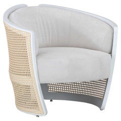 Sillón Blanco Acabado Mate con Tela Blanca y Detalles de Caña, Diseño Lirio