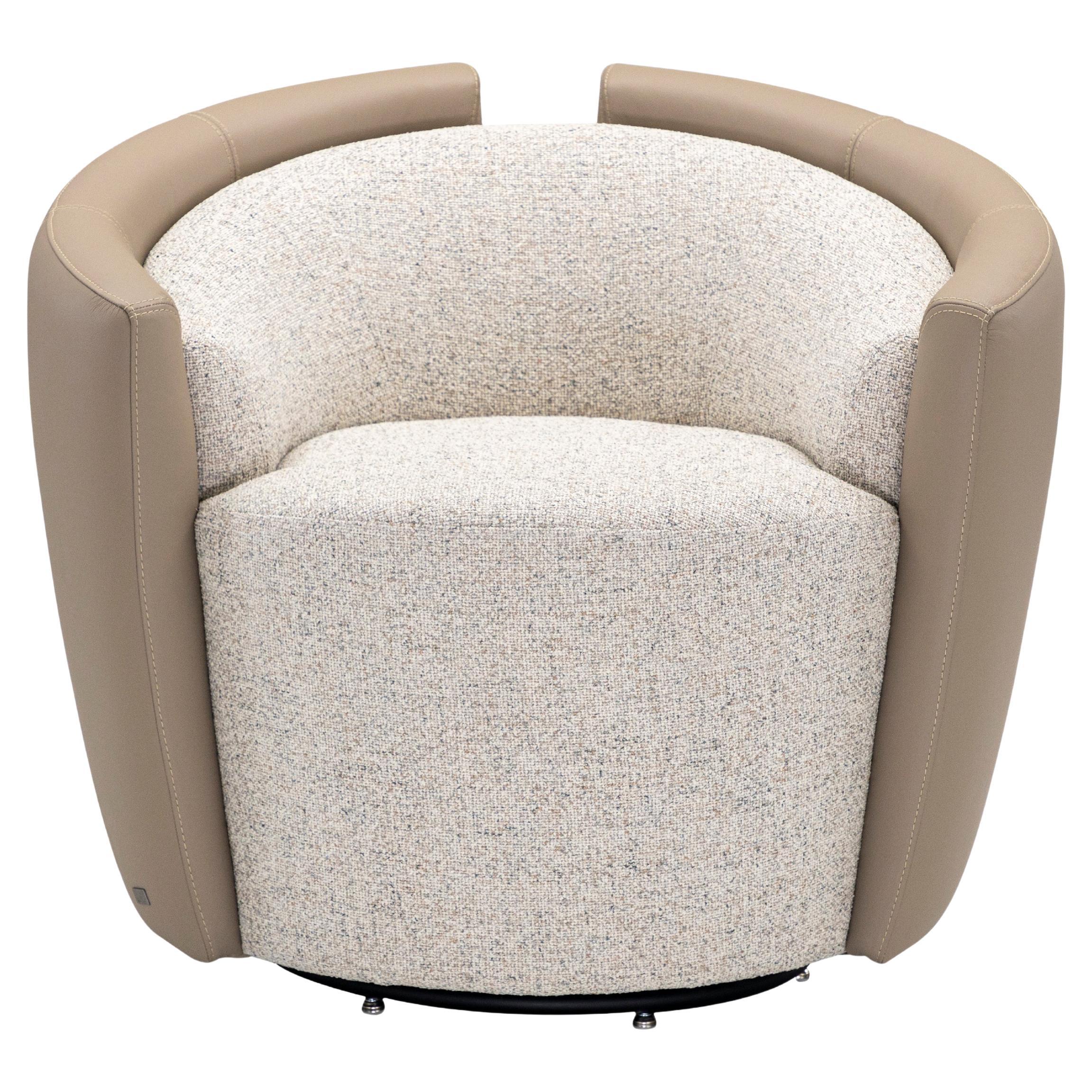 Lirio Contemporary Accent Chair in Cream Leather and Beige Boucle Fabric For Sale