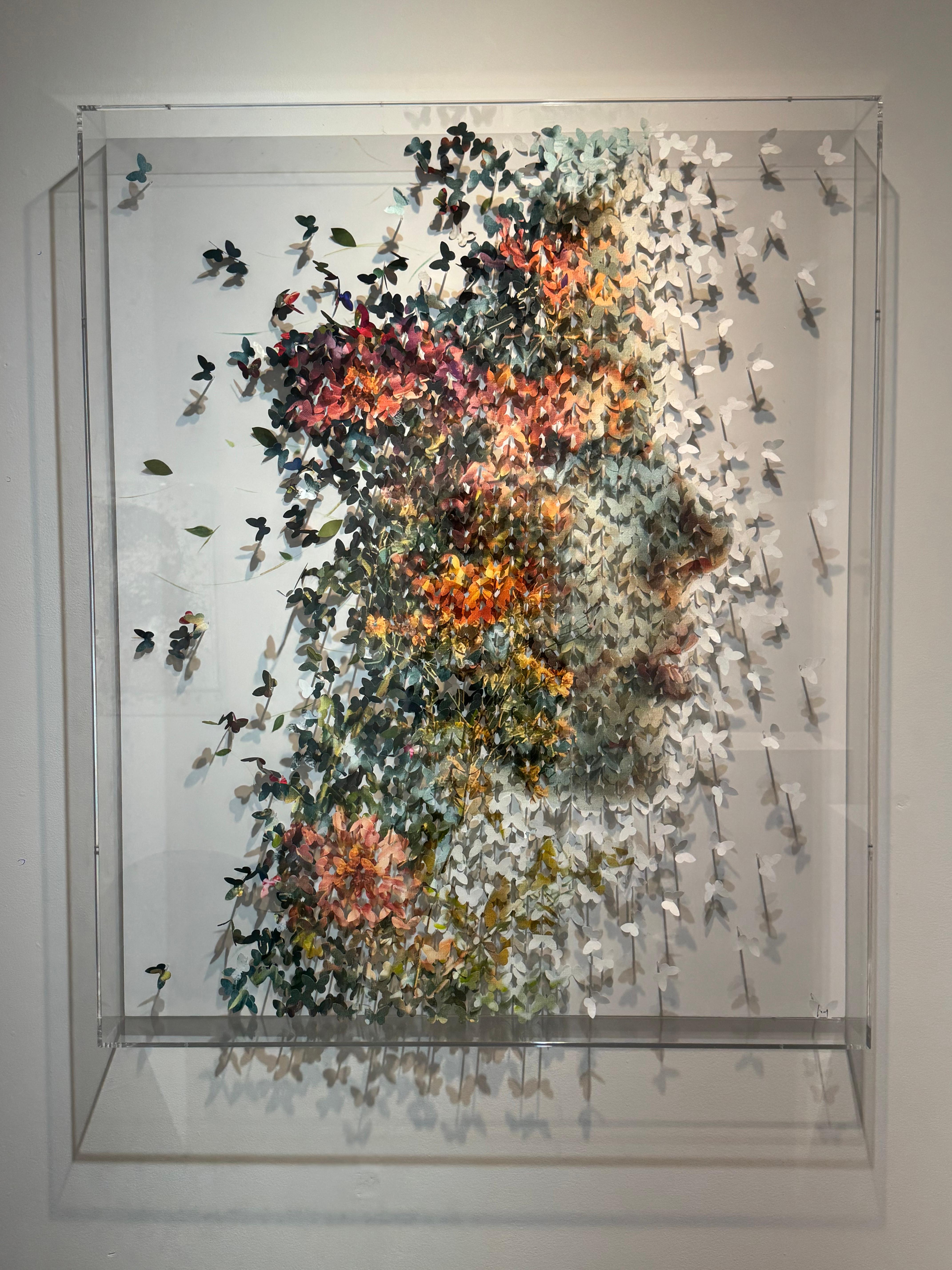 Coming from the world of Street art, Lis Sam is a self-taught artist. Born in Tunisia in 1989, he arrived in France at the age of 11, where he entered the world of craftsmanship, developing a keen appreciation for aesthetic forms. As is often the