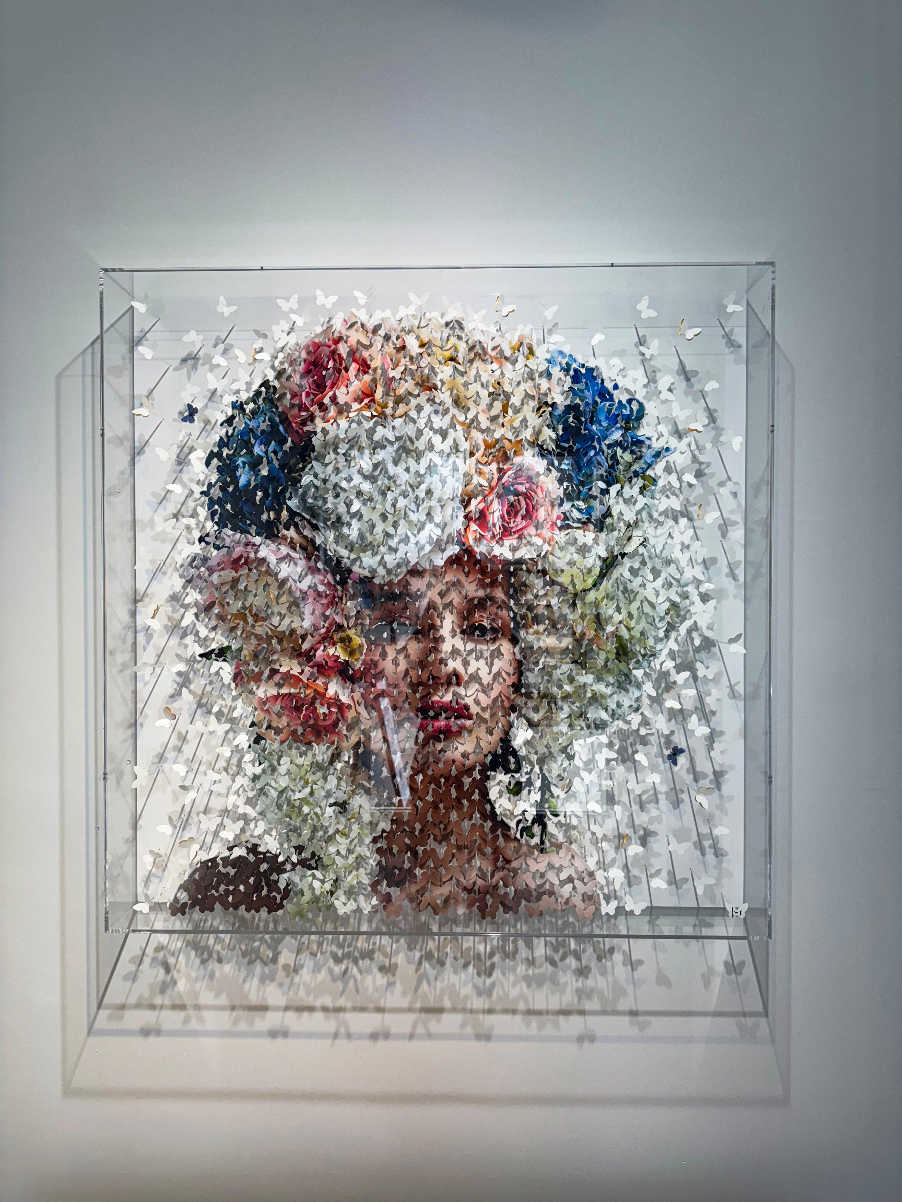 Coming from the world of Street art, Lis Sam is a self-taught artist. Born in Tunisia in 1989, he arrived in France at the age of 11, where he entered the world of craftsmanship, developing a keen appreciation for aesthetic forms. As is often the