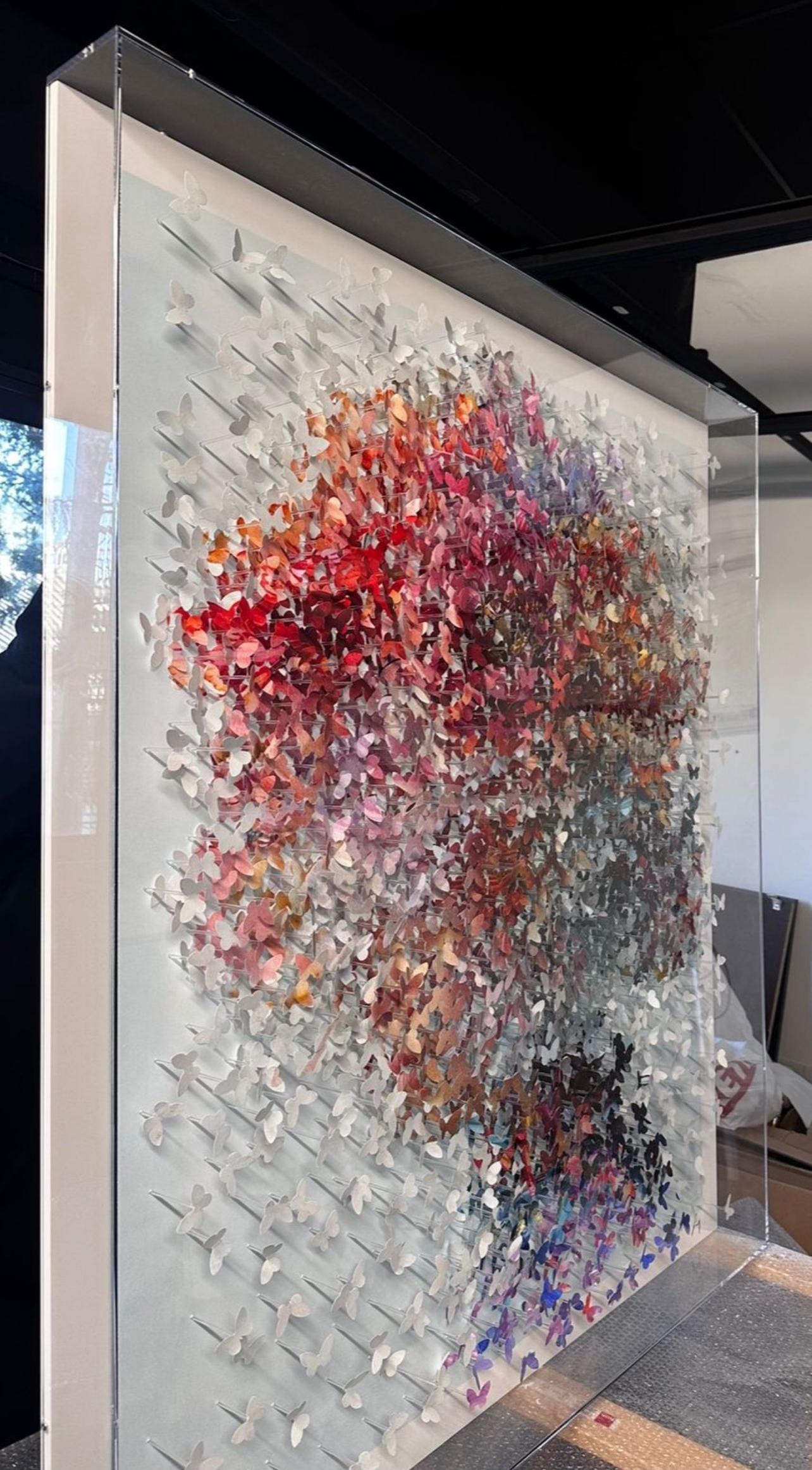 Coming from the world of Street art, Lis Sam is a self-taught artist. Born in Tunisia in 1989, he arrived in France at the age of 11, where he entered the world of craftsmanship, developing a keen appreciation for aesthetic forms. As is often the