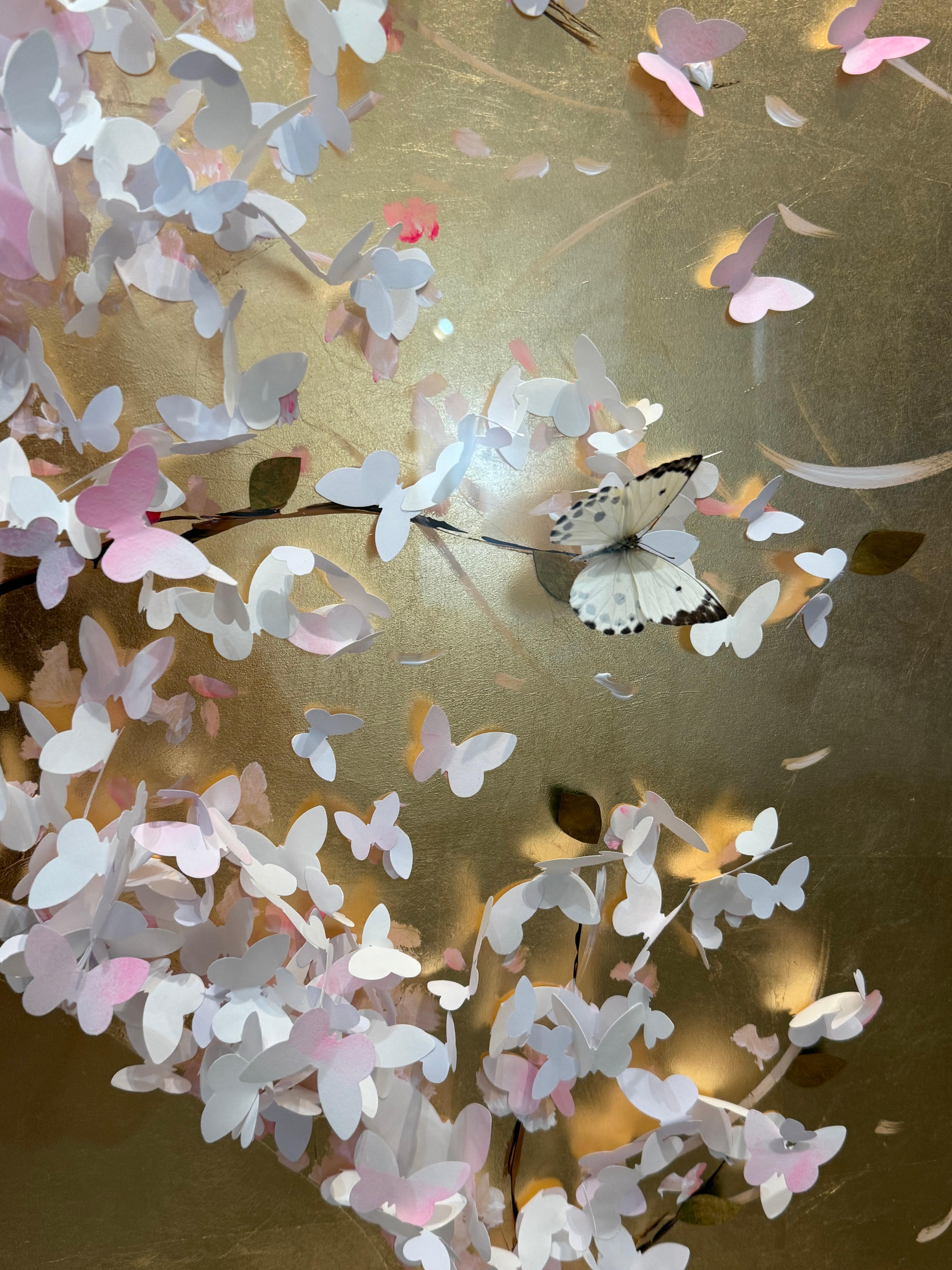 Coming from the world of Street art, Lis Sam is a self-taught artist. Born in Tunisia in 1989, he arrived in France at the age of 11, where he entered the world of craftsmanship, developing a keen appreciation for aesthetic forms. As is often the