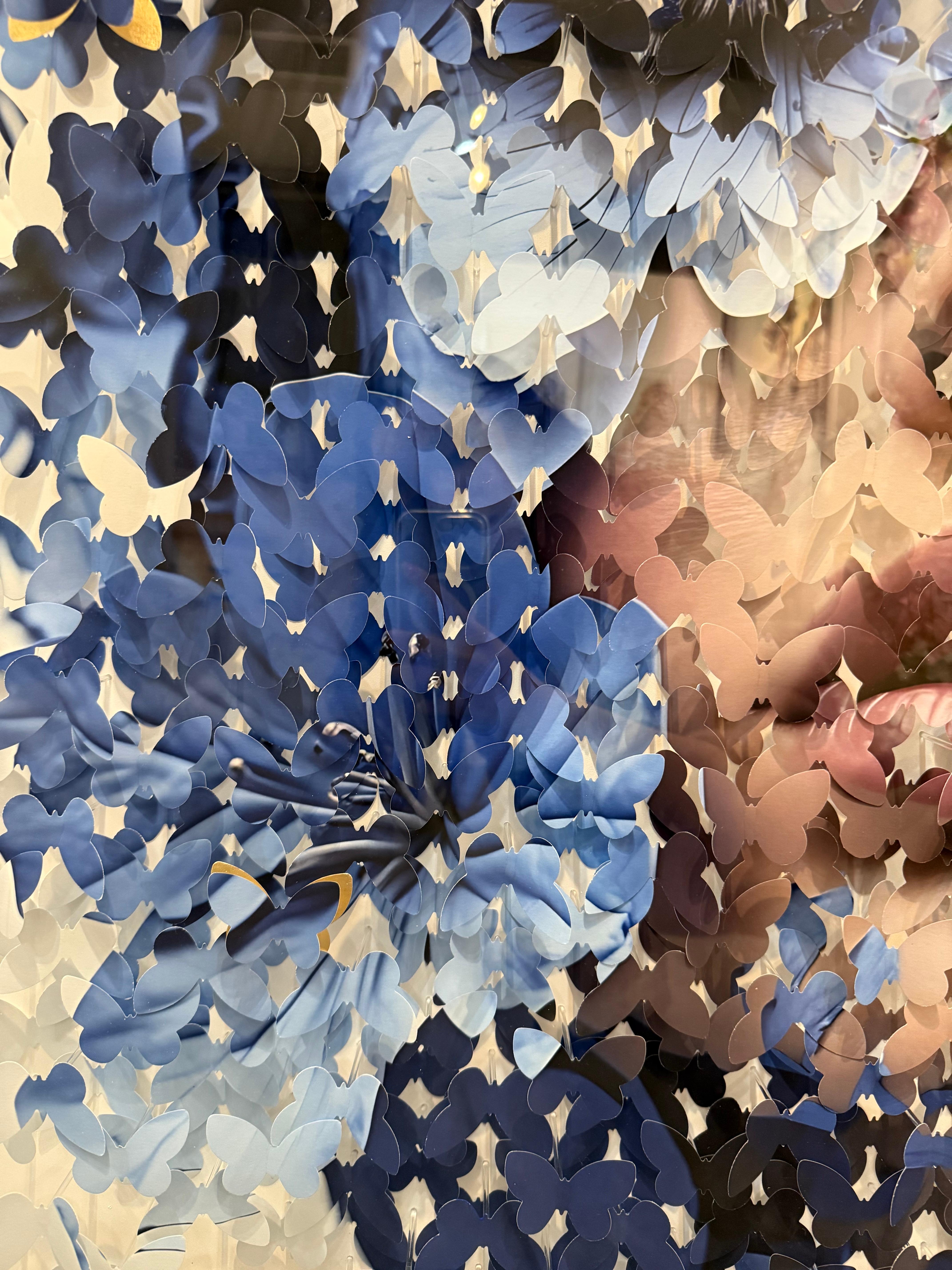 Coming from the world of Street art, Lis Sam is a self-taught artist. Born in Tunisia in 1989, he arrived in France at the age of 11, where he entered the world of craftsmanship, developing a keen appreciation for aesthetic forms. As is often the