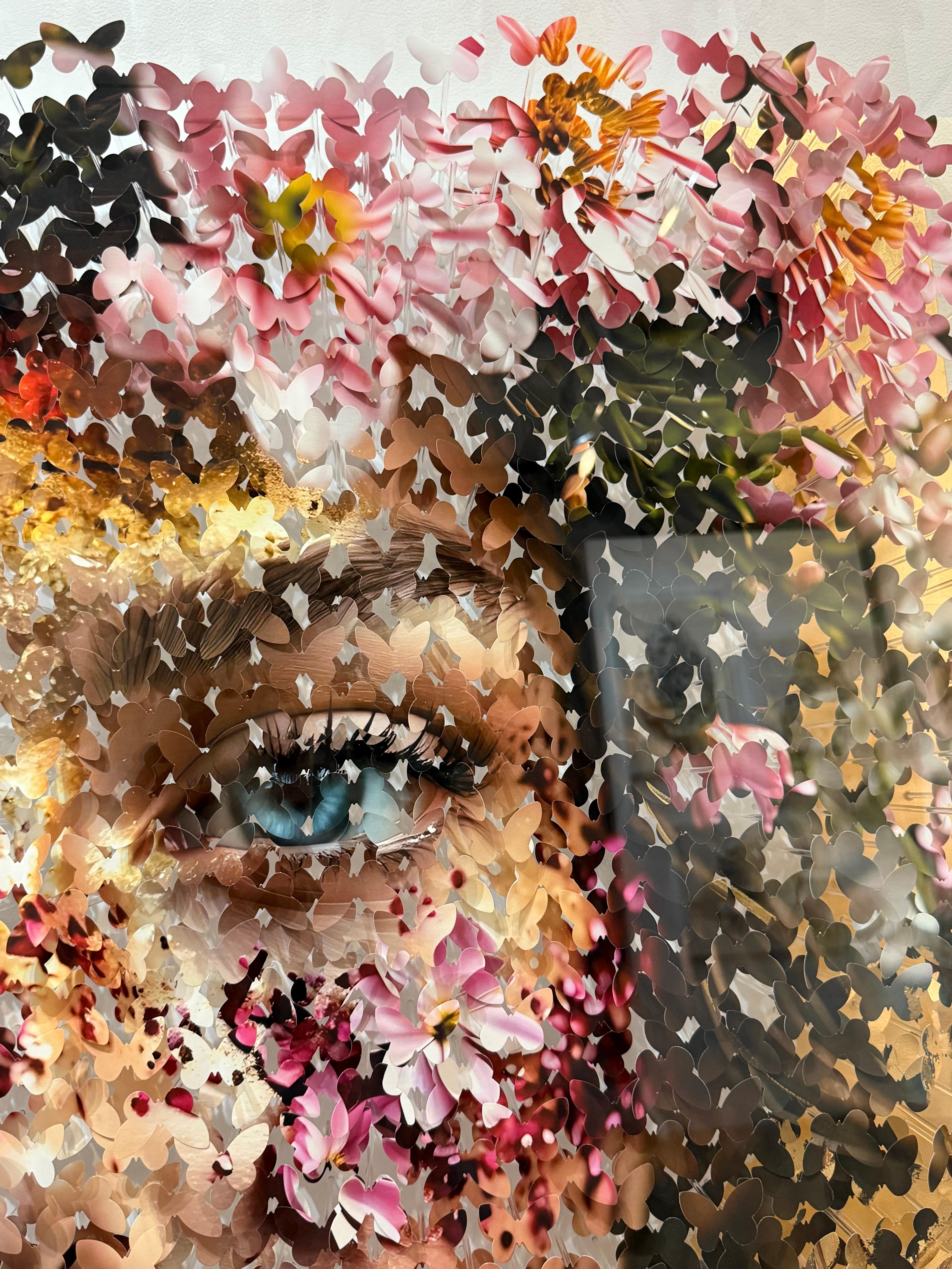 SOUS LES PÉTALES ROSES 3 or en vente 2