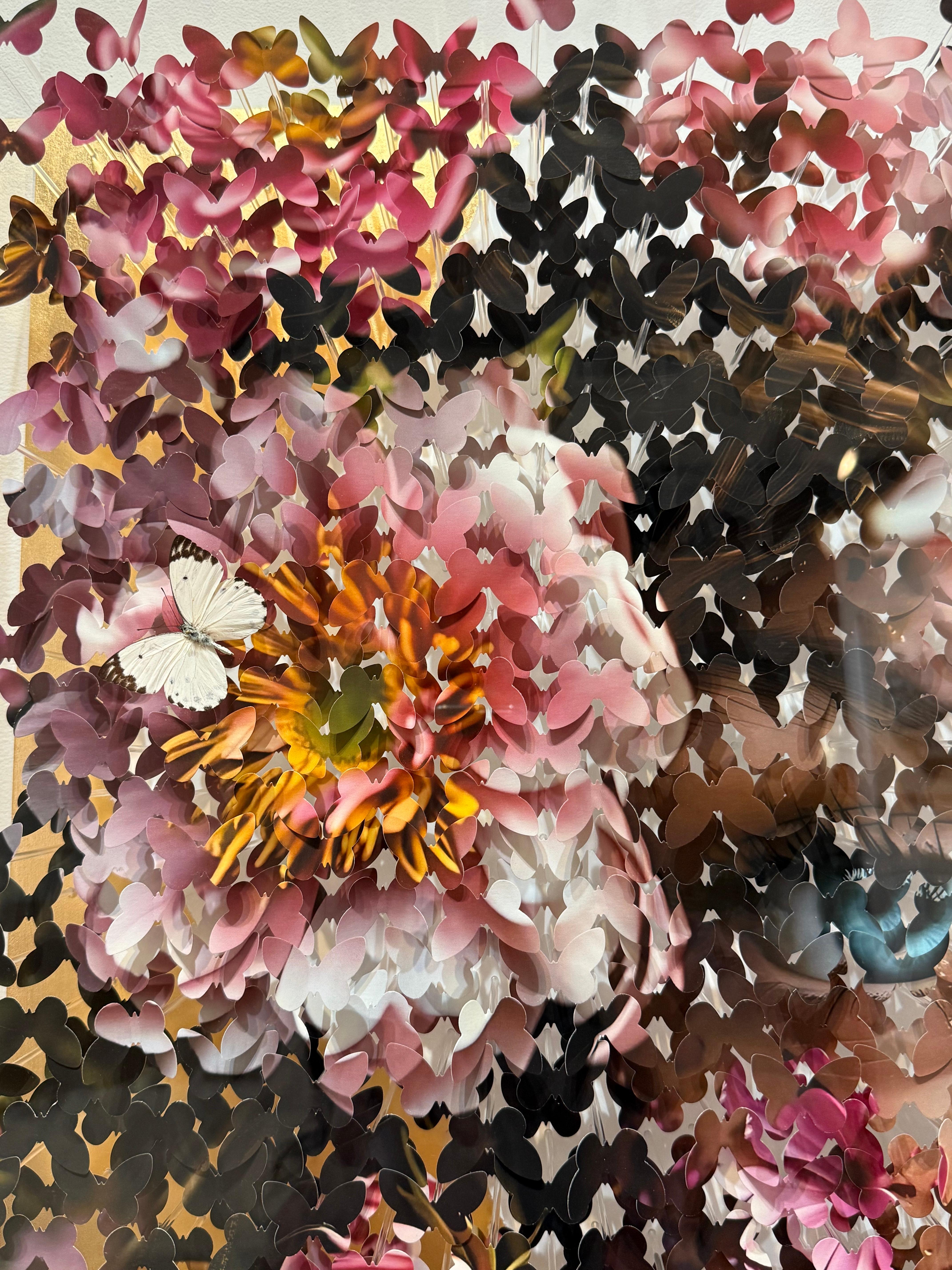 SOUS LES PÉTALES ROSES 3 or en vente 3