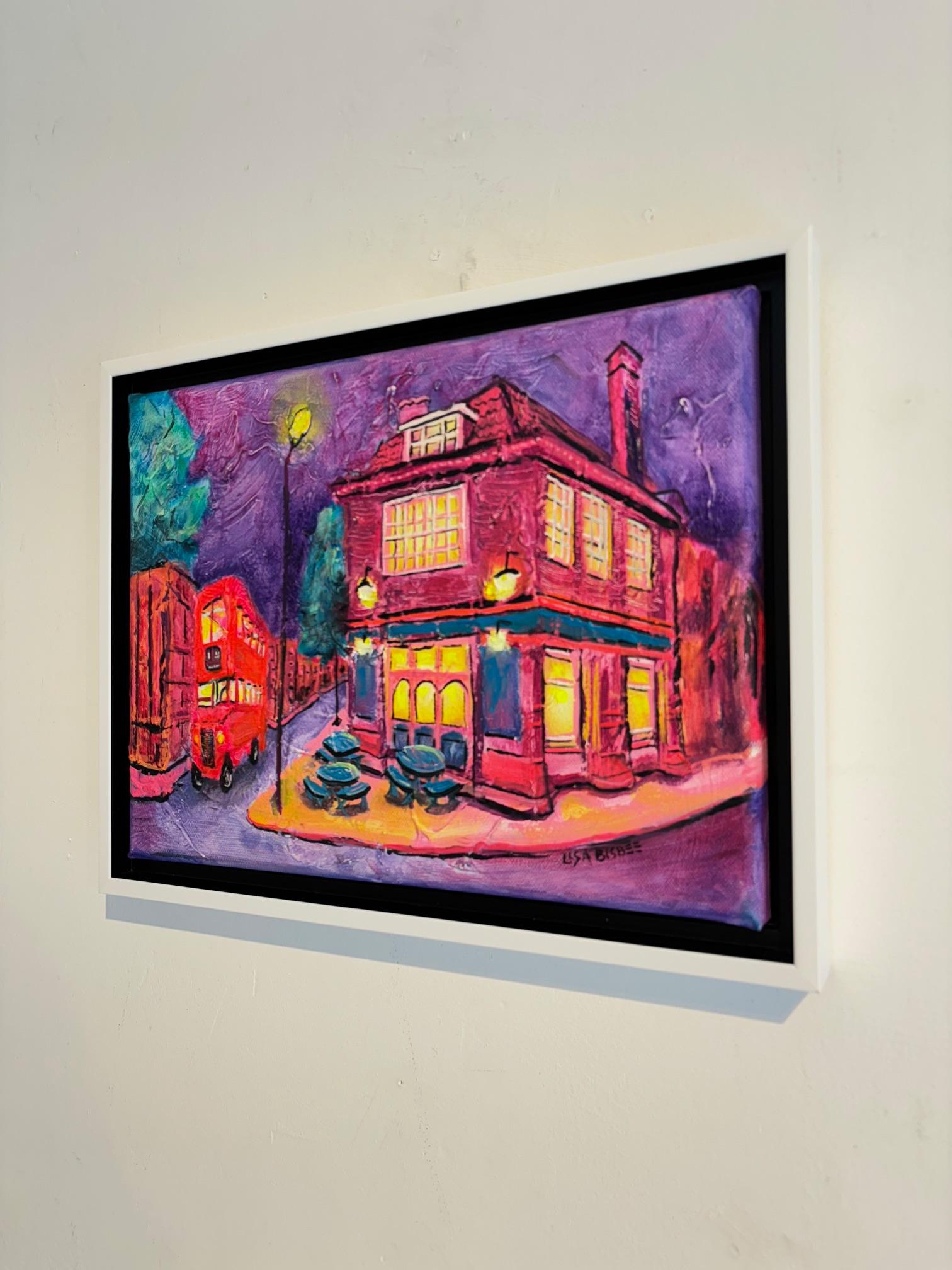 Pub und Bus-originale moderne Londoner Stadtlandschaft Ölgemälde-zeitgenössische Kunst (Pink), Landscape Painting, von Lisa Bisbee