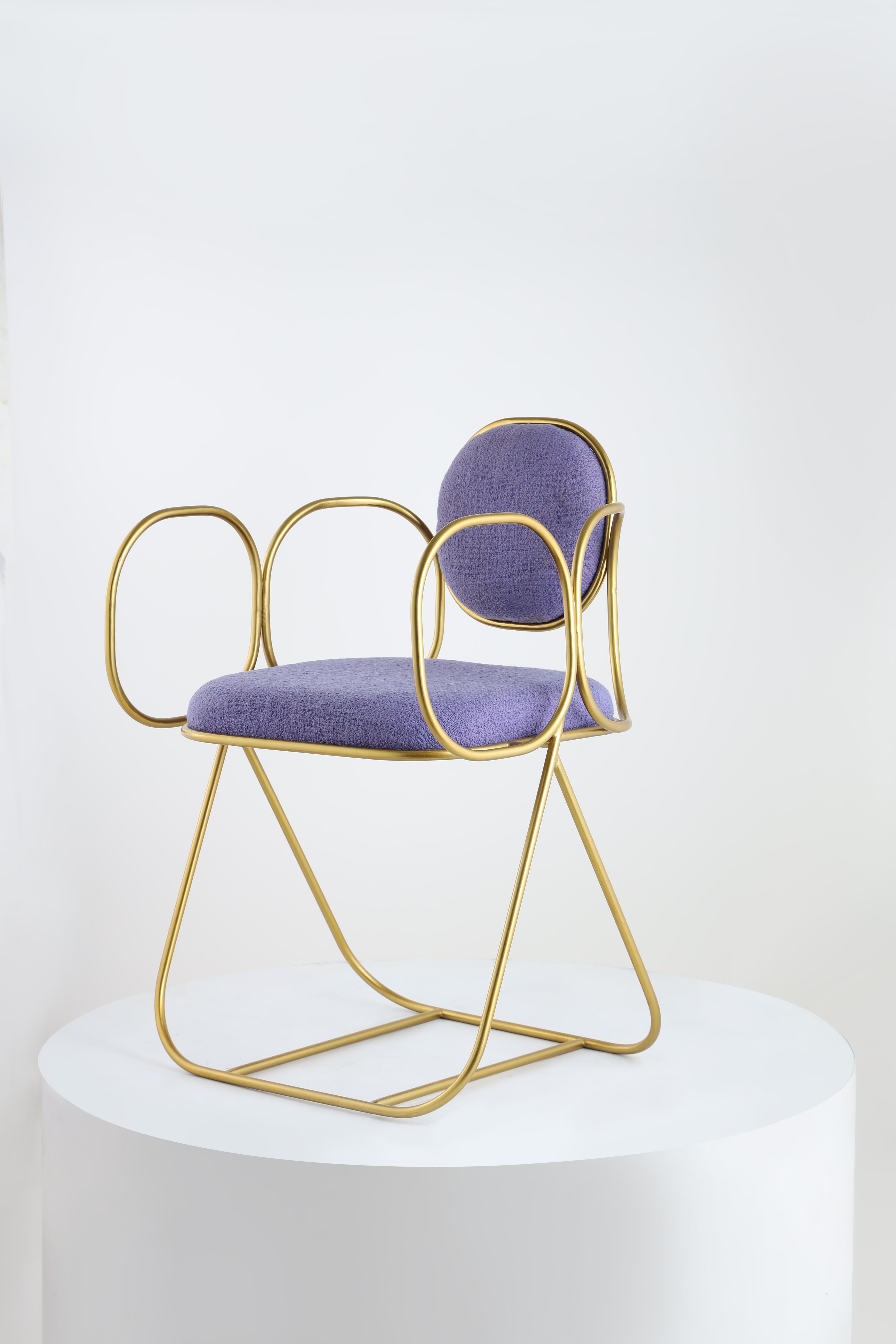 Lisa-Stuhl von Studio Namit Khanna im Zustand „Neu“ im Angebot in Moradabad, Uttar Pradesh