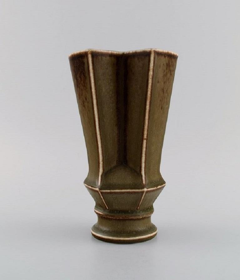 Danish Lisa Engquist (1914-1989) for Bing and Grøndahl. Cubist vase in glazed stoneware For Sale