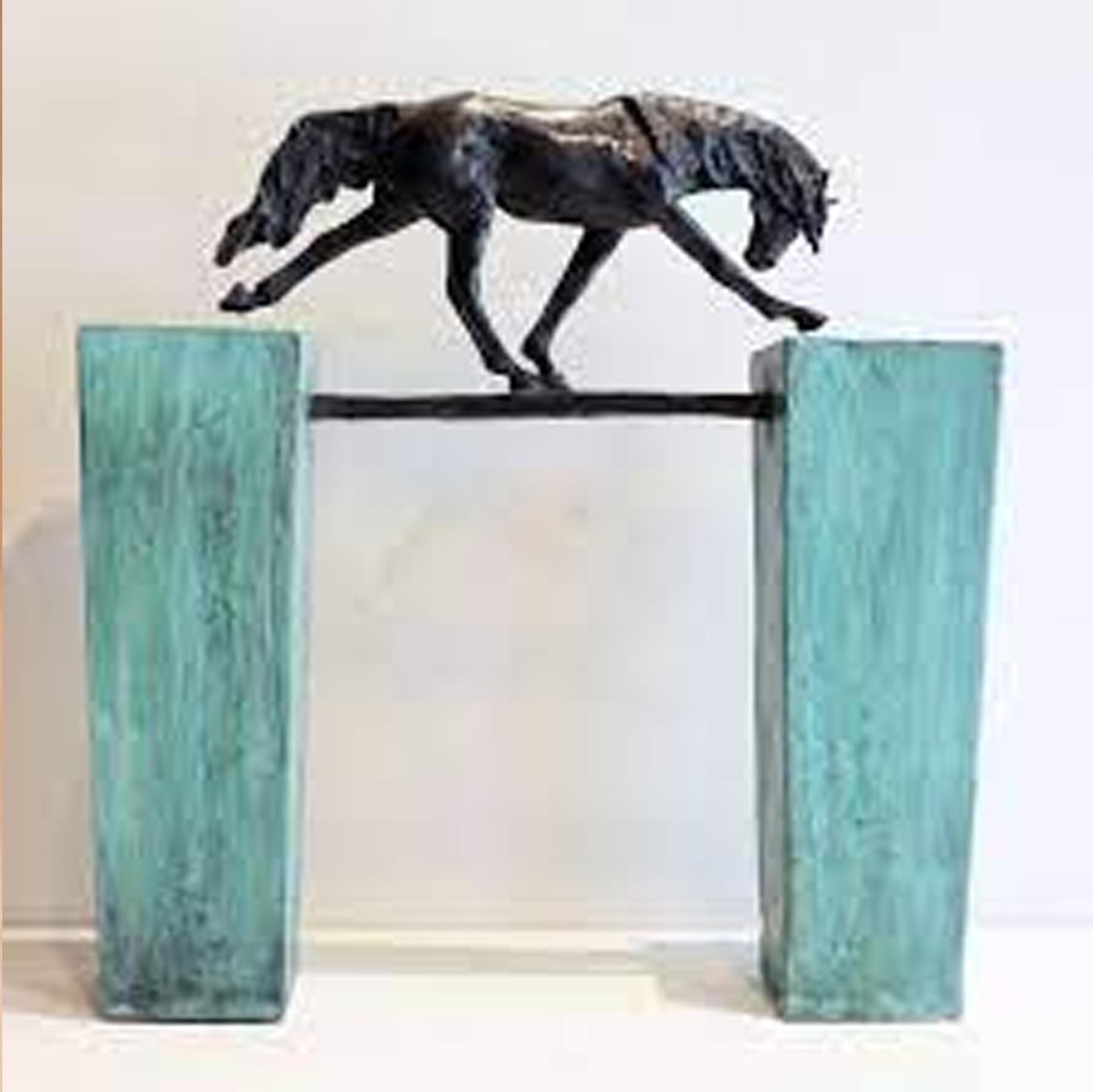 Droite et étroite - Sculpture de Lisa Gordon