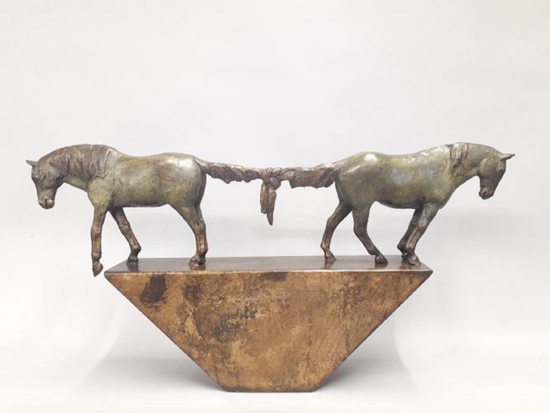 Cola atada - Sculpture de Lisa Gordon