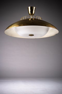 Lisa Johansson-Pape, lampada da soffitto in ottone del 1950 per ORNO, Finlandia