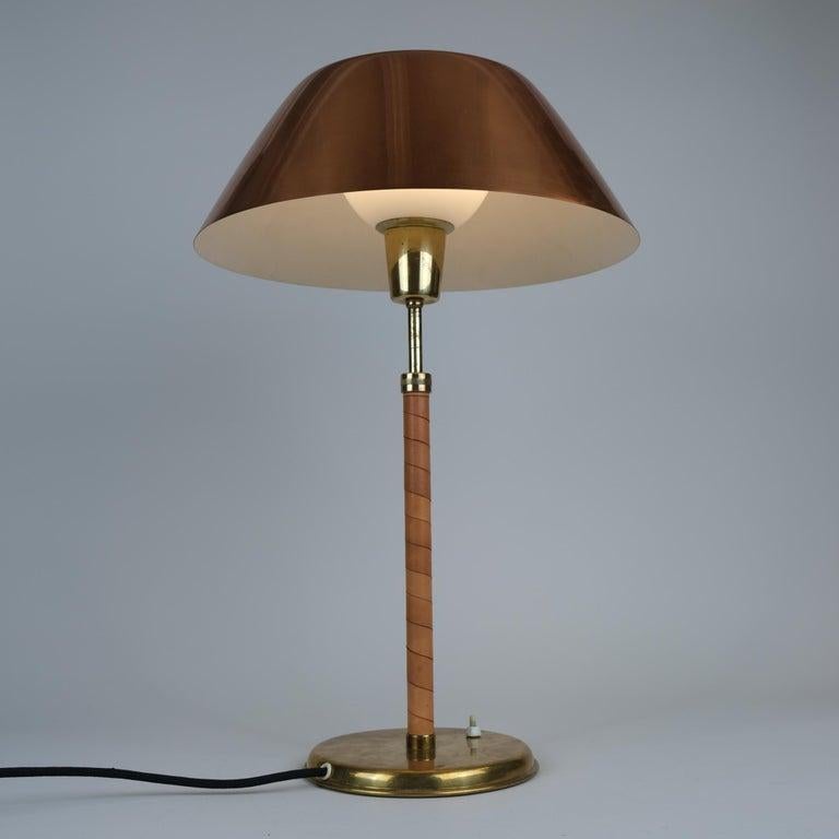 Lisa Johansson-Pape Lámpara de Sobremesa Ajustable Ihanne, Cobre, Latón y Cuero, Orno en venta 4
