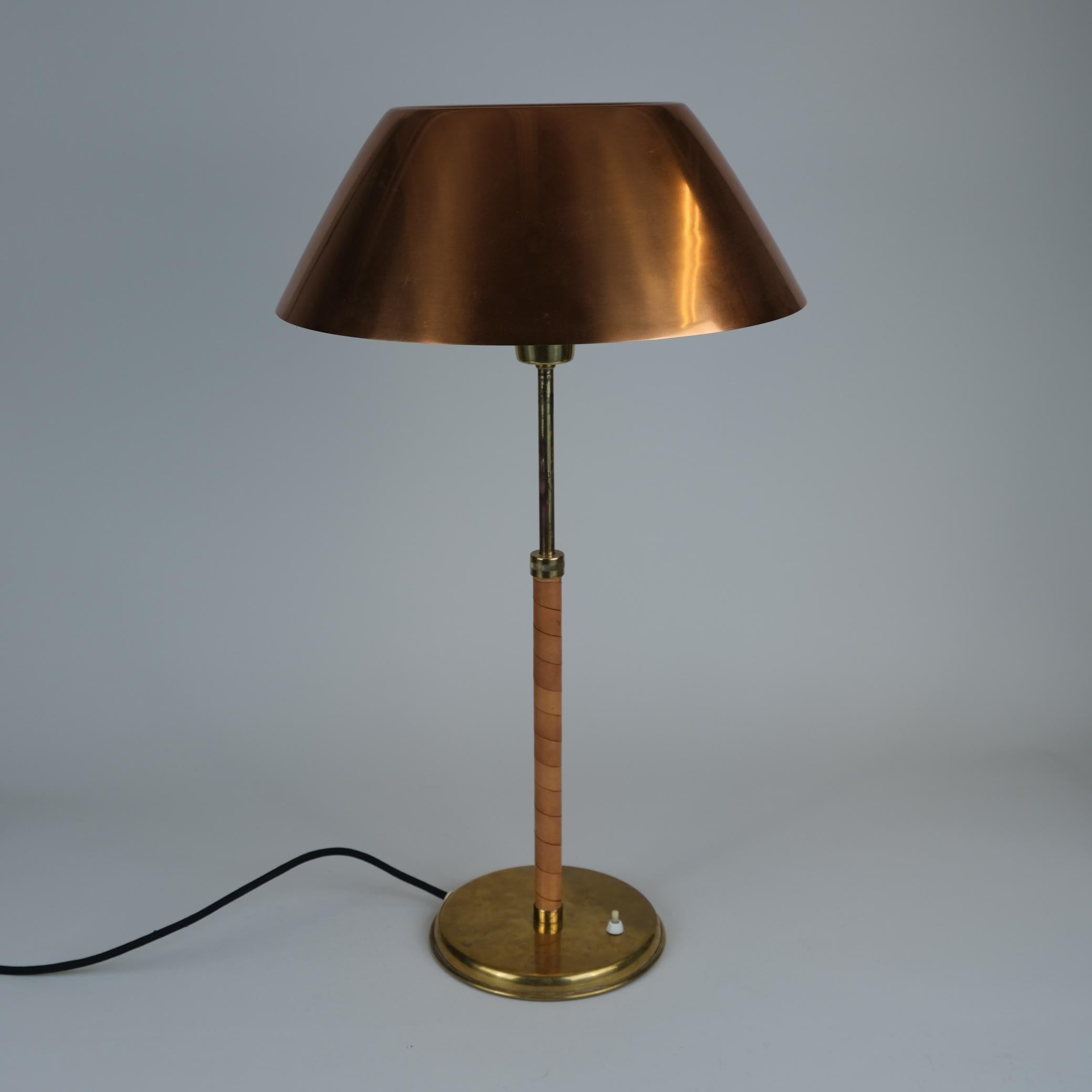 Lisa Johansson-Pape Lámpara de Sobremesa Ajustable Ihanne, Cobre, Latón y Cuero, Orno en venta 2